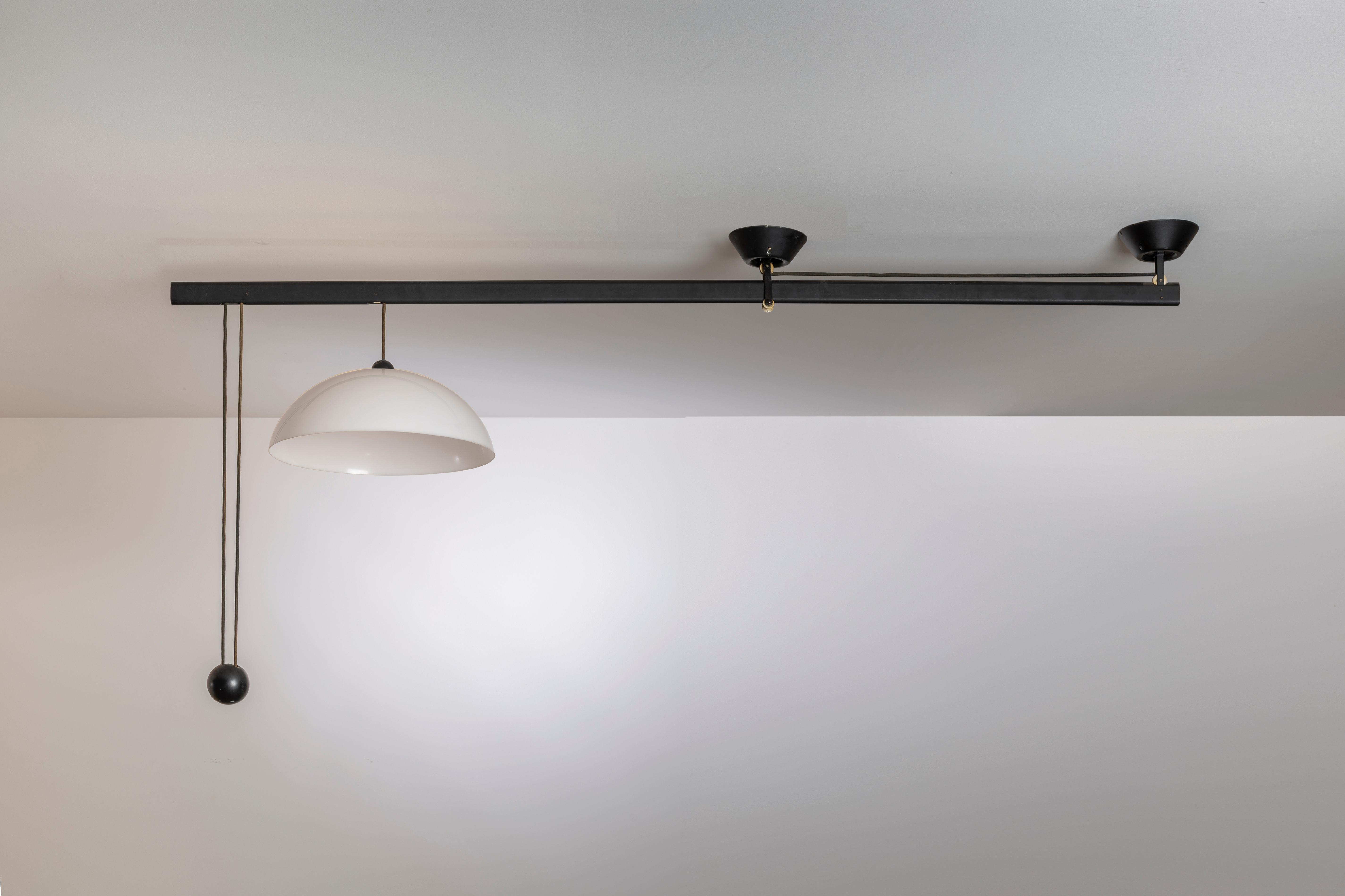 Italiano Vico Magistretti, “L’Impiccato” ceiling lamp for Artemide, Italy, 1972 in vendita