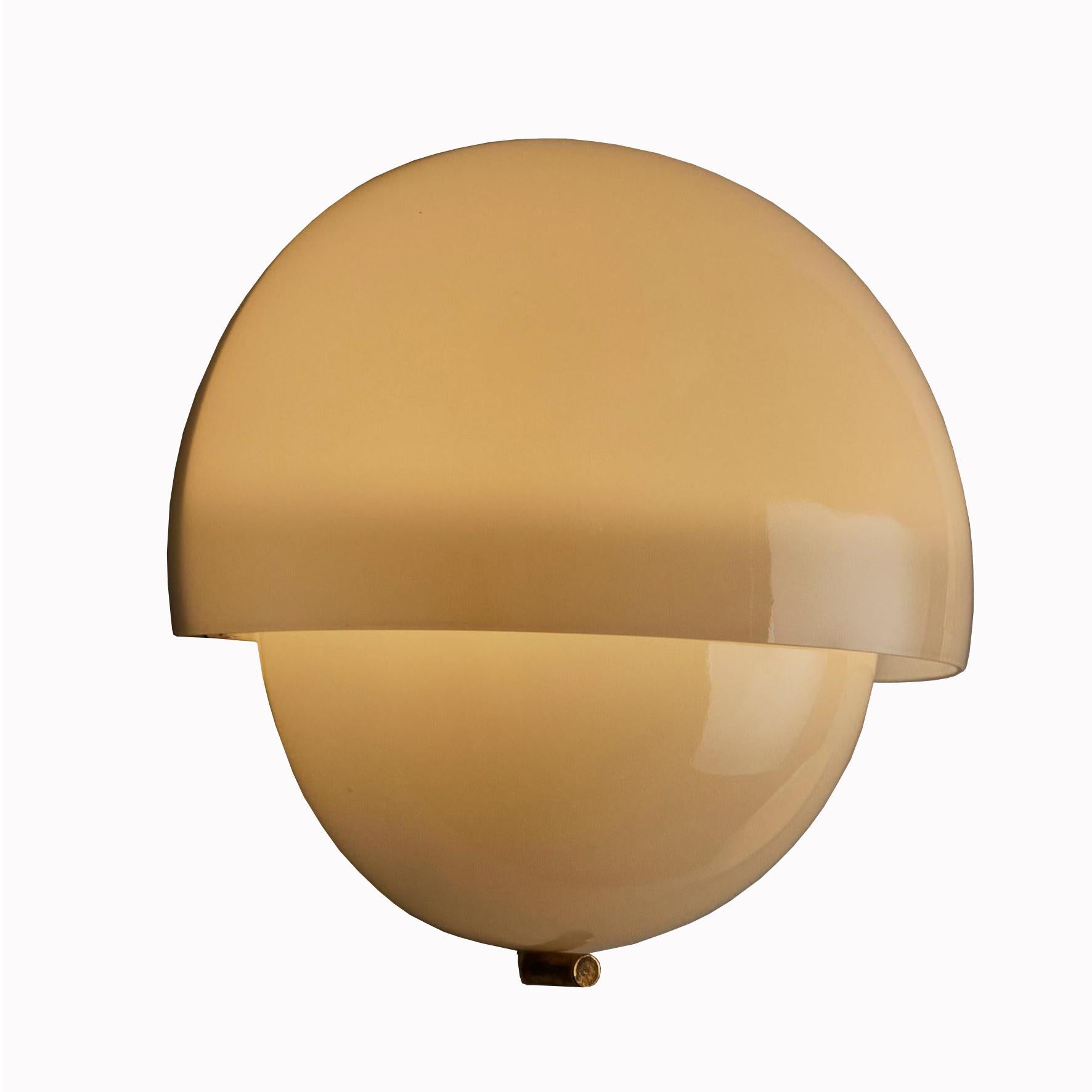 Vico Magistretti, Manía, Un par de apliques de pared, Artemide, 1964 Italiano en venta