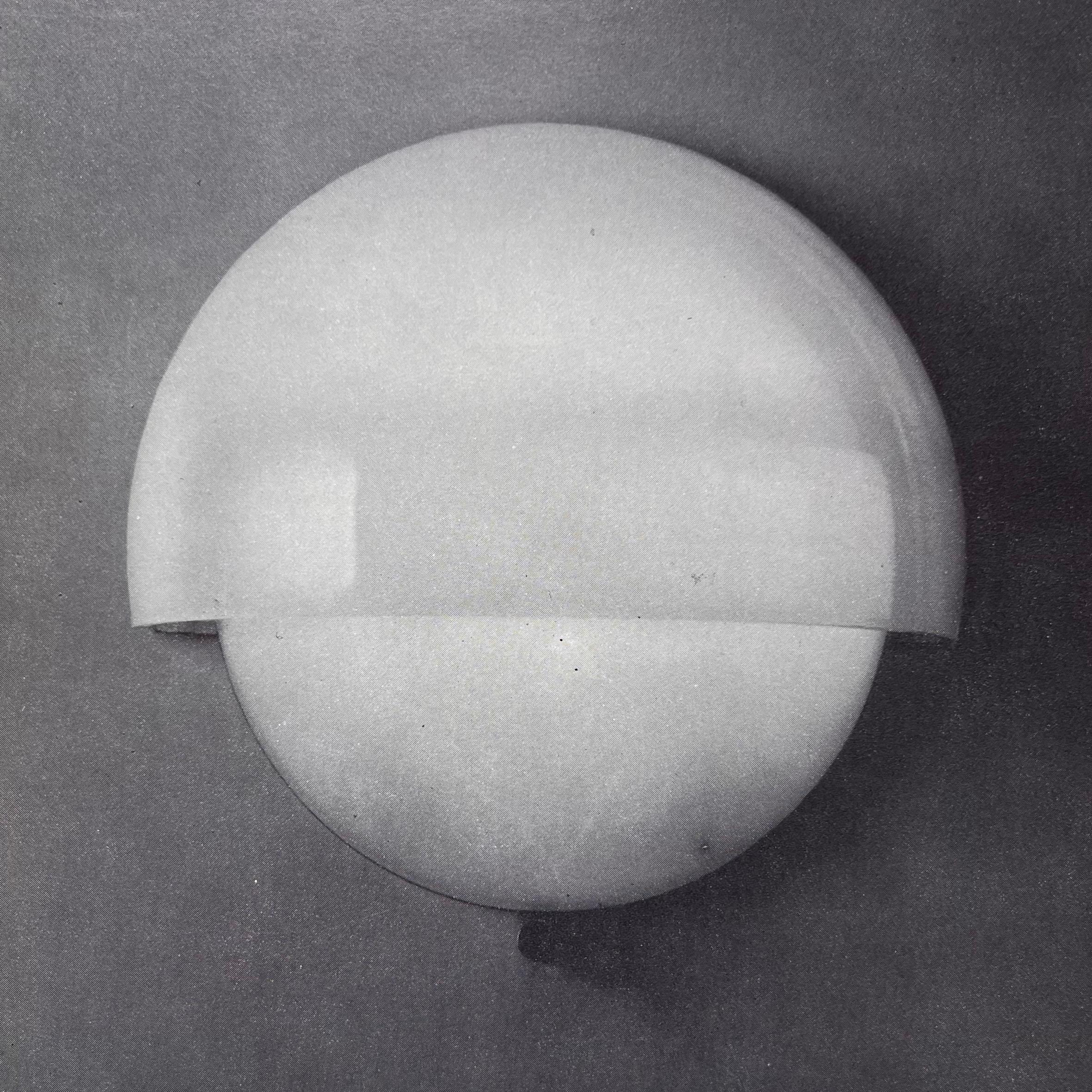 Vico Magistretti, Manía, Un par de apliques de pared, Artemide, 1964 en Bueno estado para la venta en Paris, FR