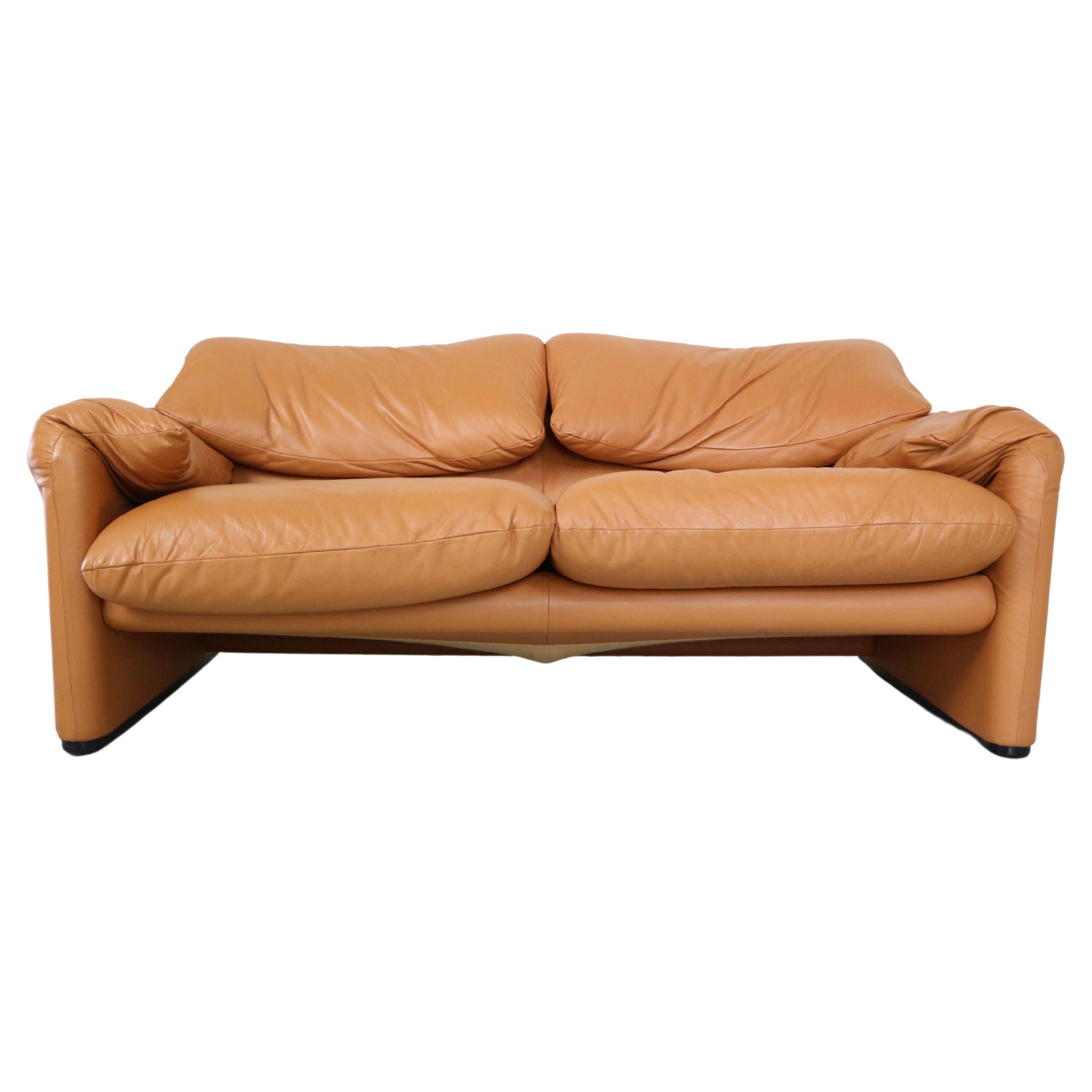 Vico Magistretti "Maralunga" 2-seater cognac leather sofa For Cassina, 1970 