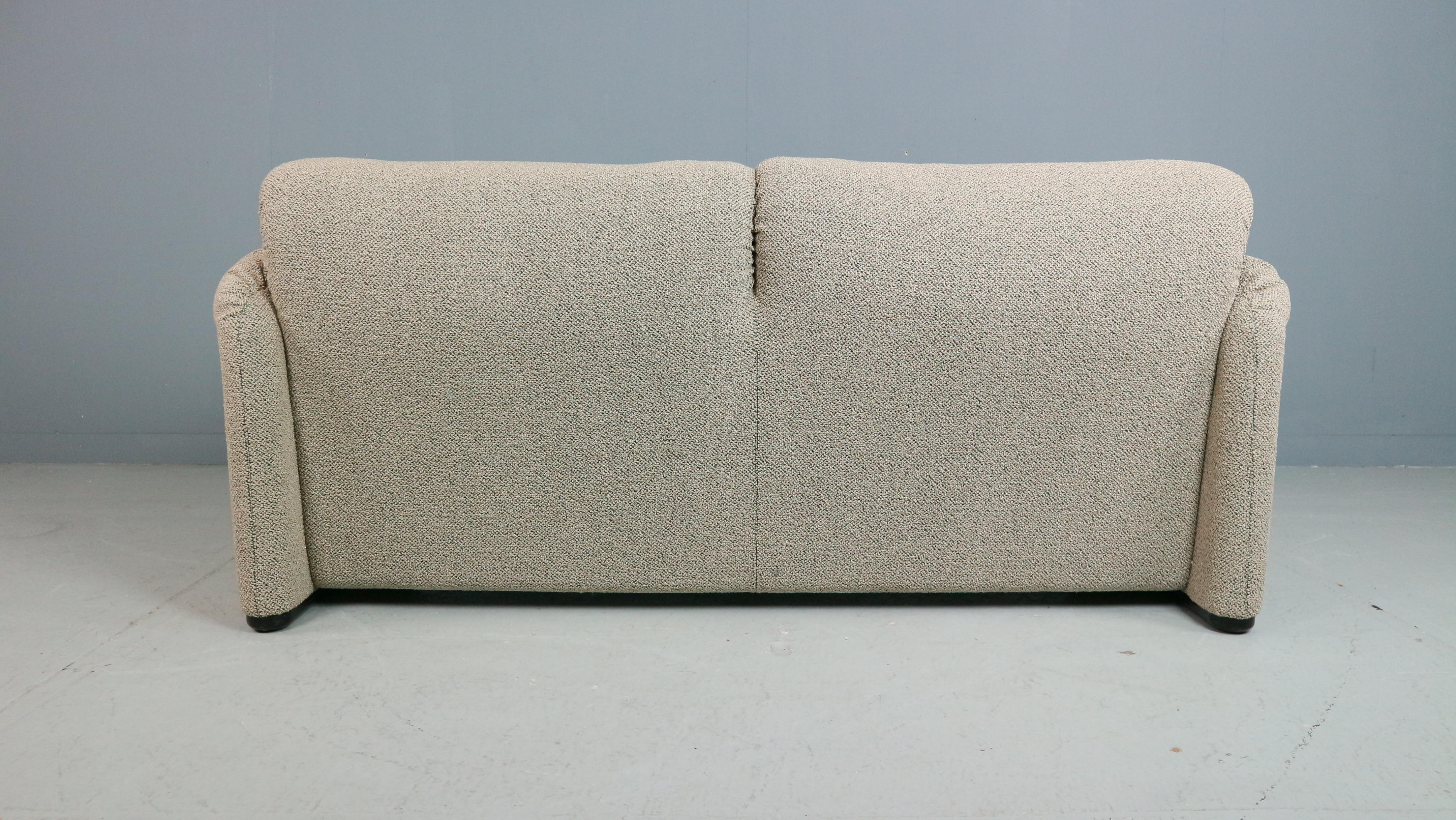 Vico Magistretti „Maralunga“ 2-Sitzer-Sofa mit Neupolsterung für Cassina im Angebot 5