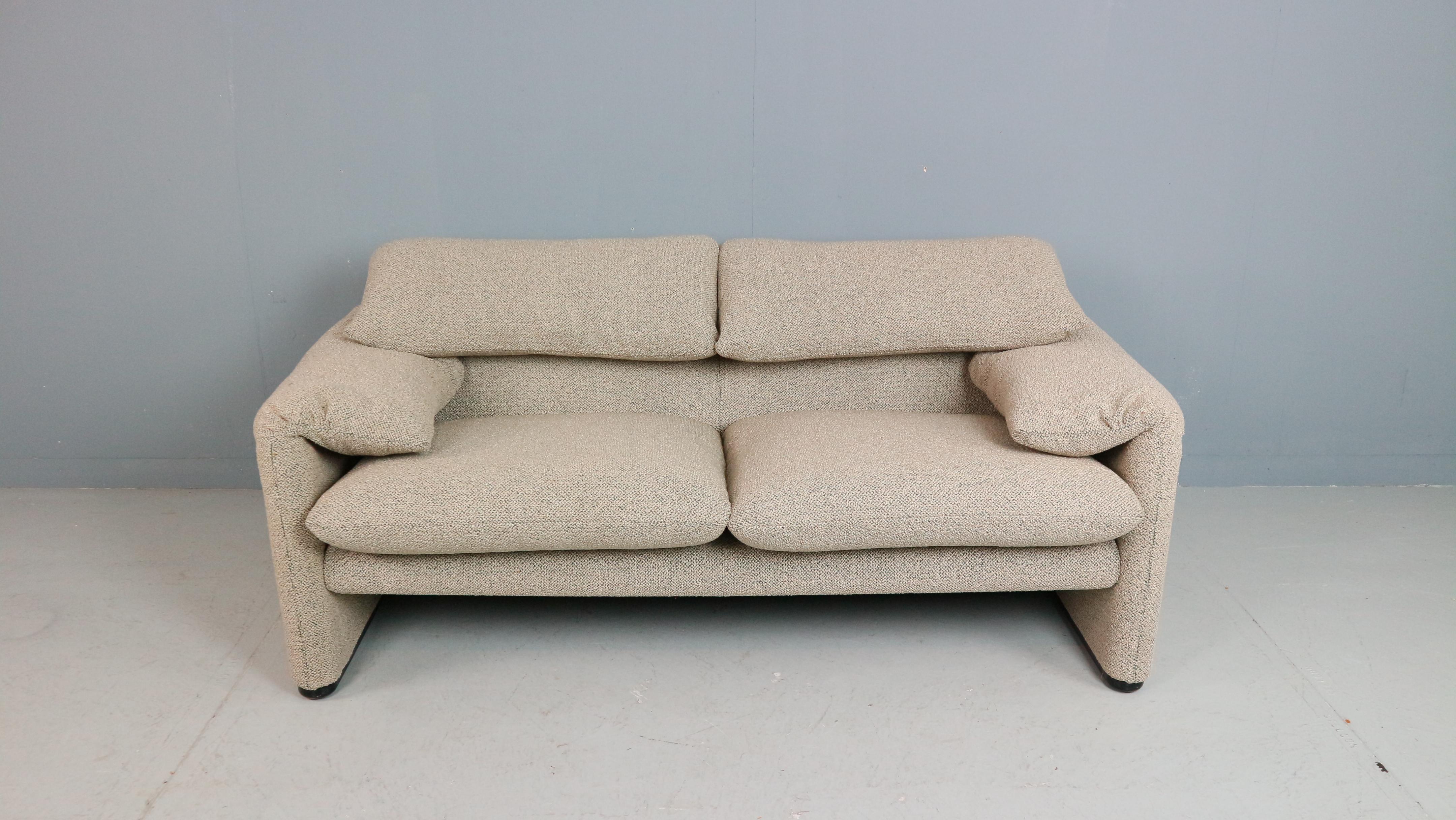 Vico Magistretti „Maralunga“ 2-Sitzer-Sofa mit Neupolsterung für Cassina (Italienisch) im Angebot
