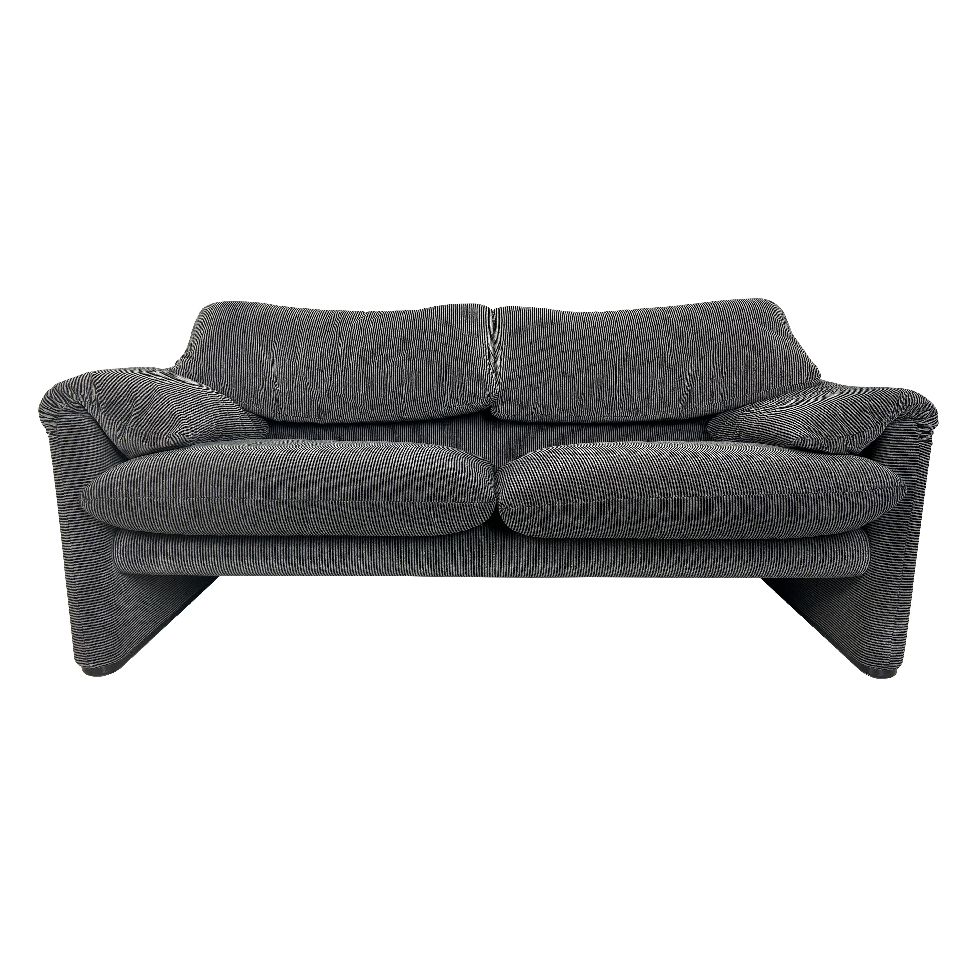 Vico Magistretti "Maralunga" 2-seater sofa For Cassina