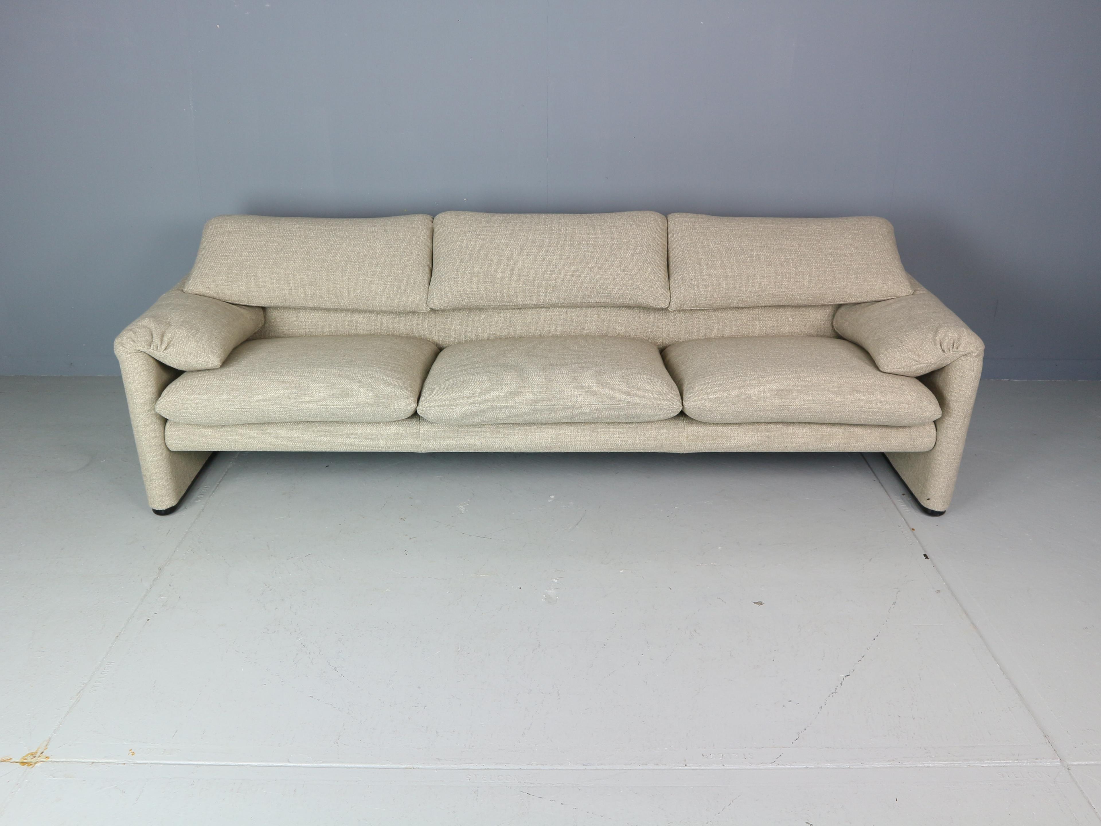 Vico Magistretti „Maralunga“ 3-Sitzer-Sofa mit Neupolsterung für Cassina (Italienisch) im Angebot