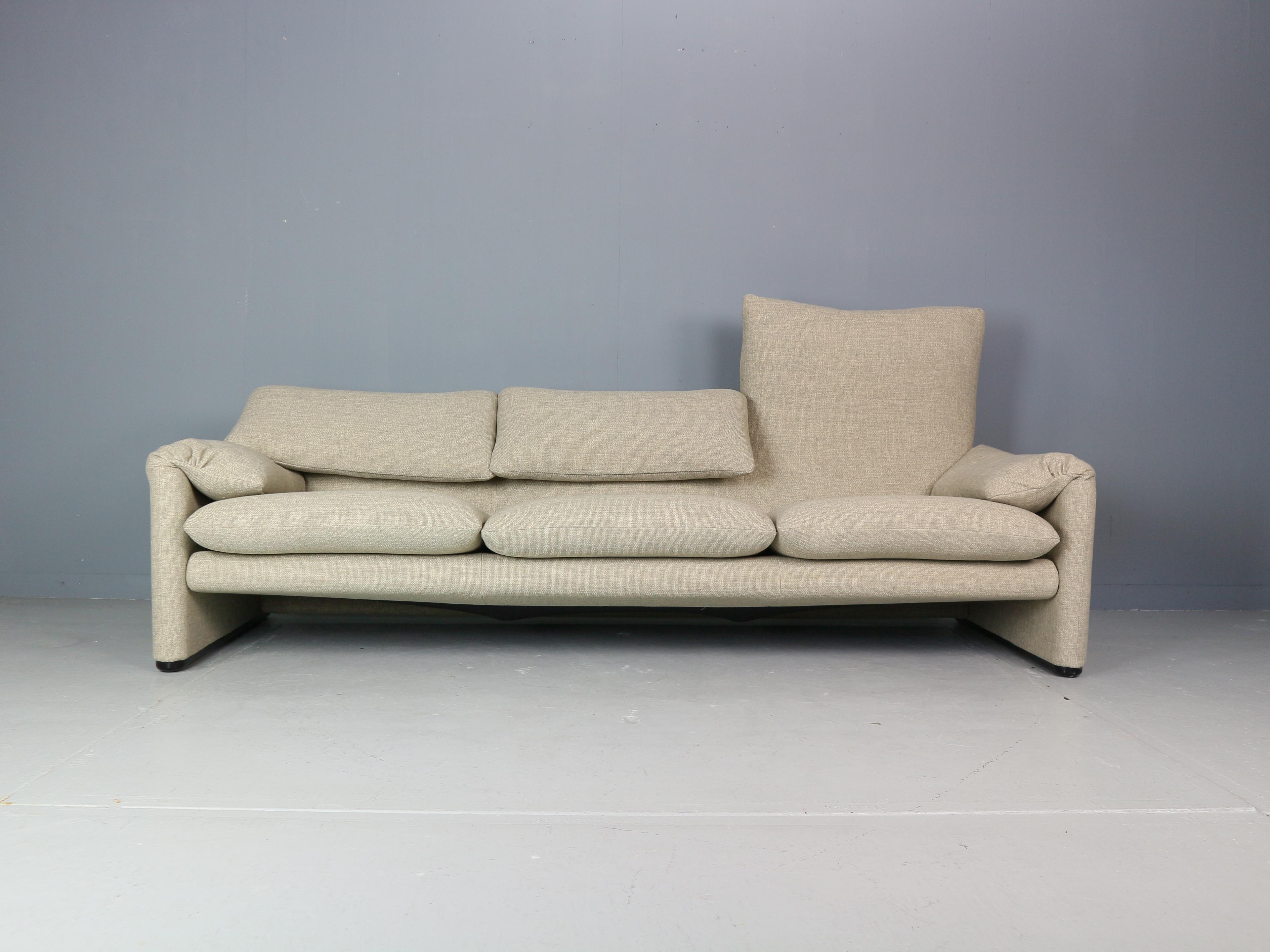 Vico Magistretti „Maralunga“ 3-Sitzer-Sofa mit Neupolsterung für Cassina (Ende des 20. Jahrhunderts) im Angebot
