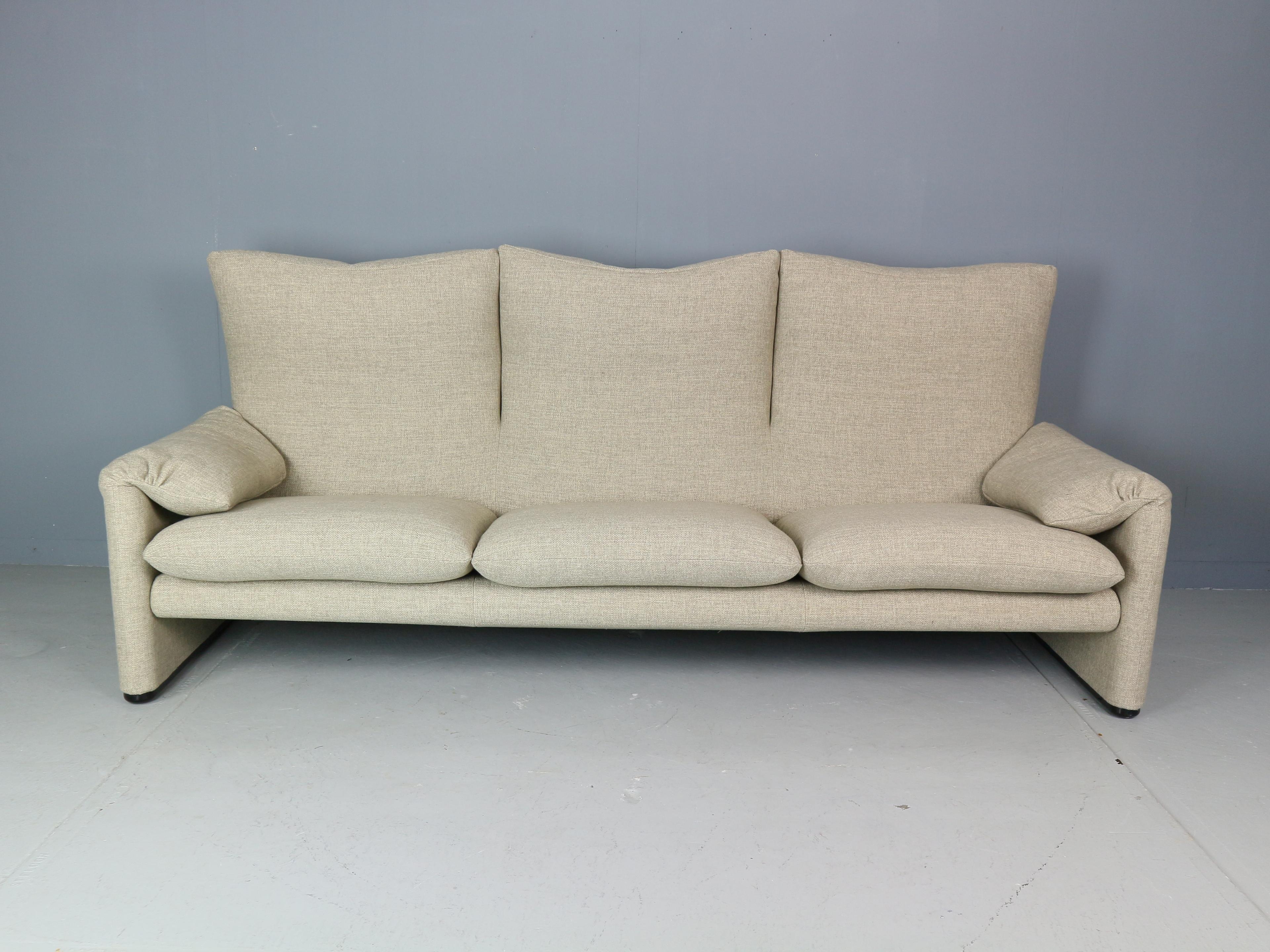 Vico Magistretti „Maralunga“ 3-Sitzer-Sofa mit Neupolsterung für Cassina (Stoff) im Angebot
