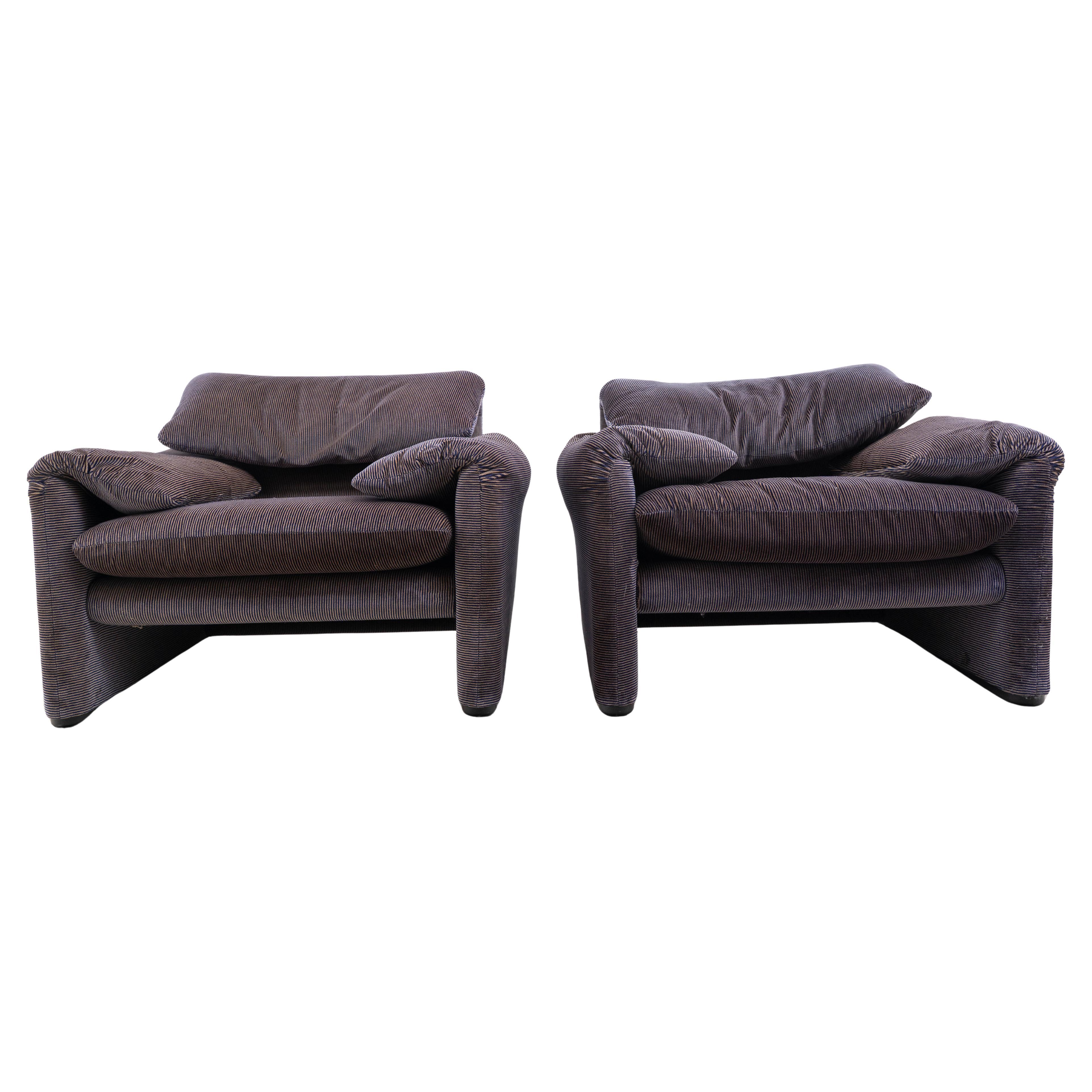 Vico Magistretti - Poltrone Maralunga per Cassina - Set di 2

Disegnata dal leggendario Vico Magistretti per Cassina, questa coppia di poltrone Maralunga è l'esempio del design italiano più confortevole e understated.design. Conosciuta per i suoi