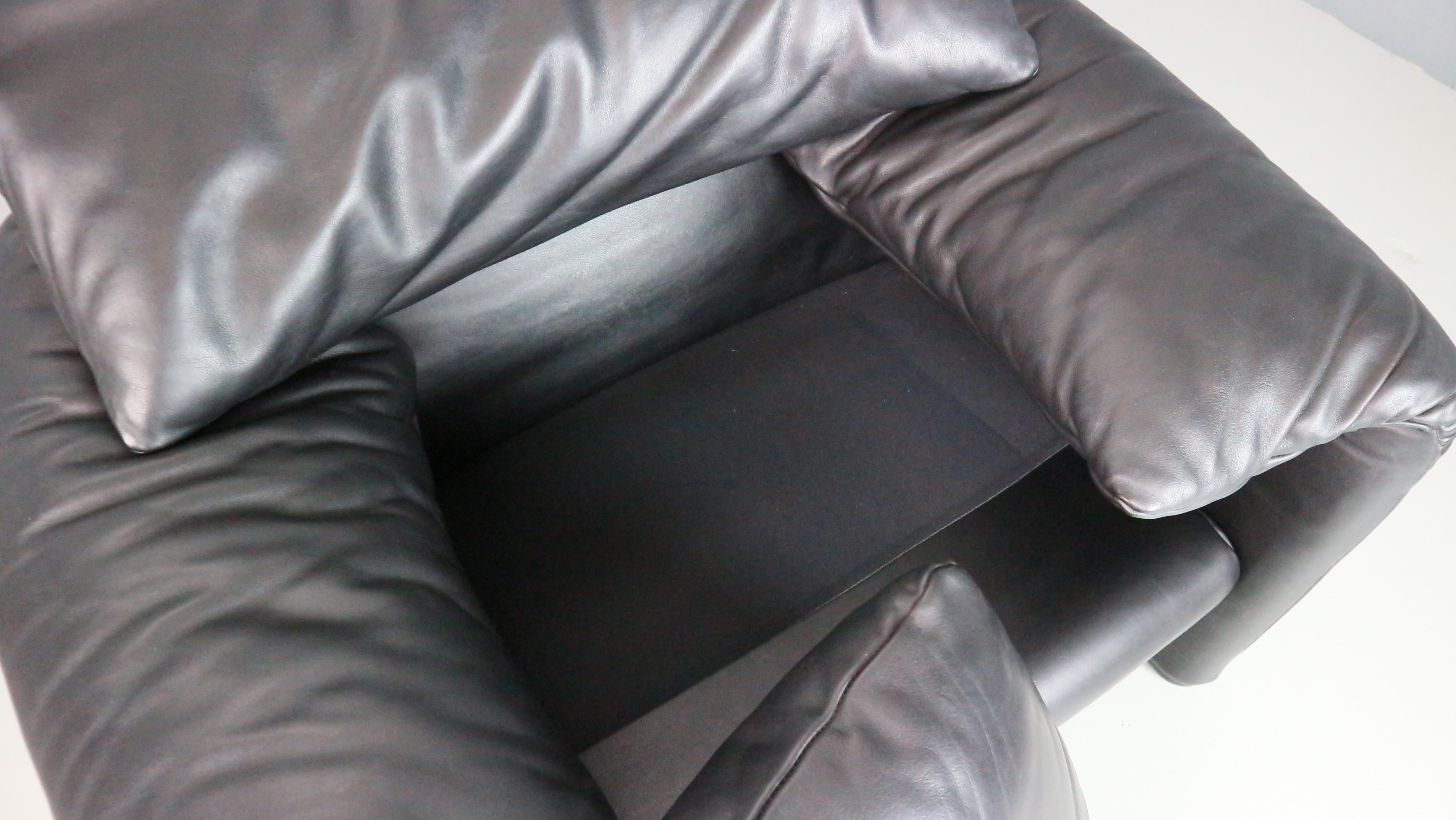 Vico Magistretti Maralunga Black Leather Lounge Chair for Cassina, 1980s For Sale 5