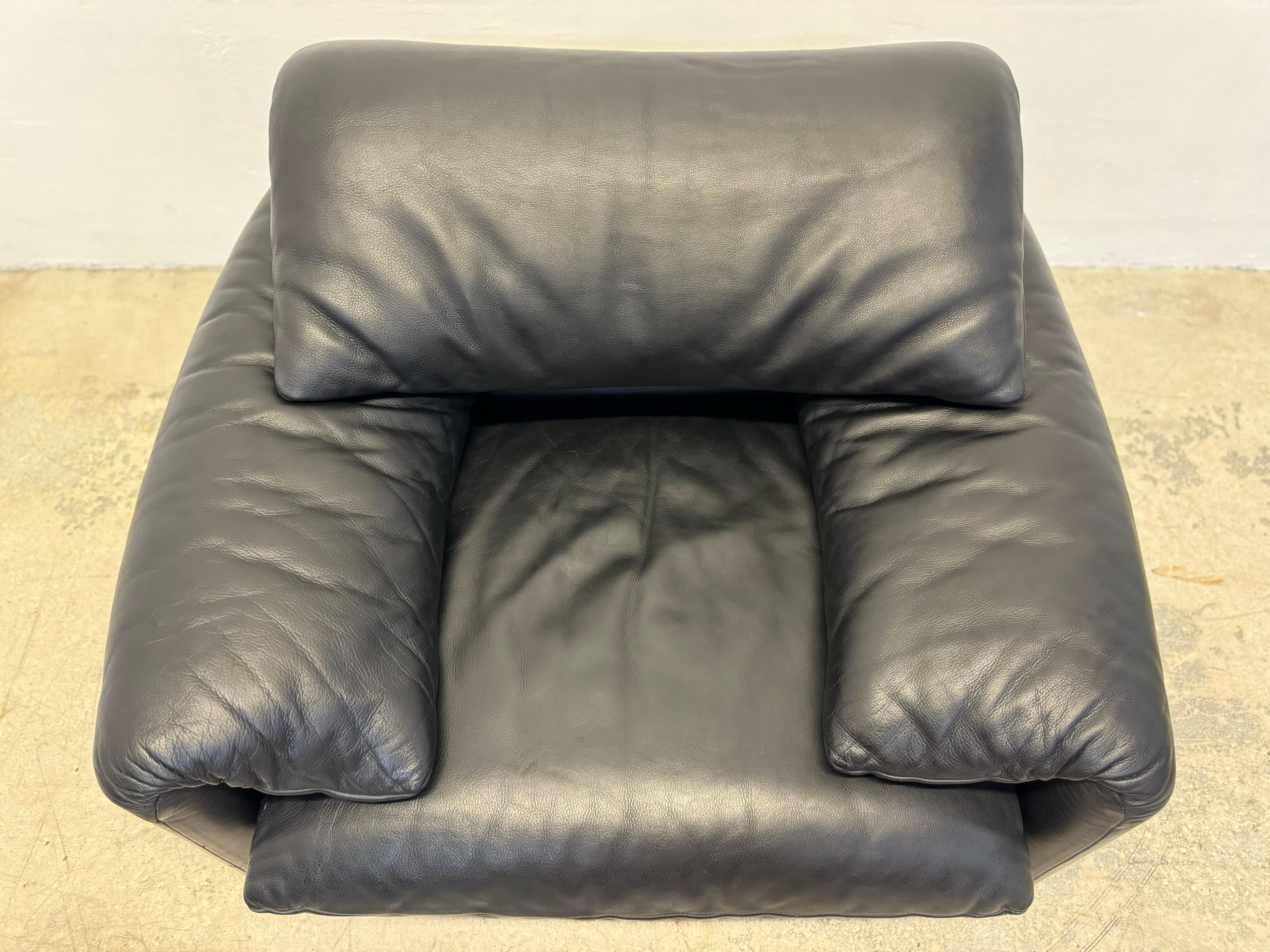 Vico Magistretti Maralunga Black Leather Lounge Chair for Cassina, 1980s For Sale 3
