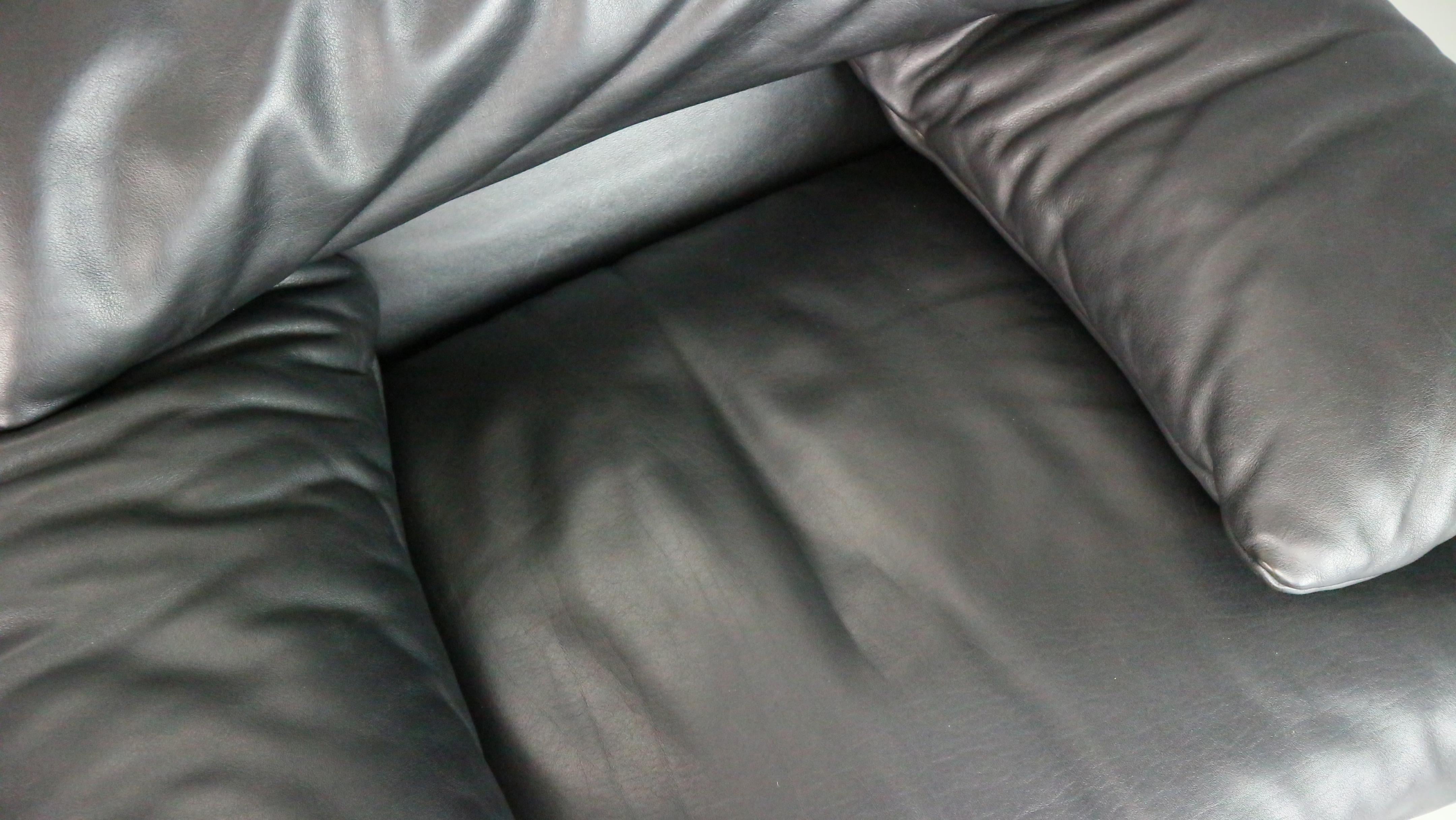 Vico Magistretti Maralunga Black Leather Lounge Chair for Cassina, 1980s For Sale 8