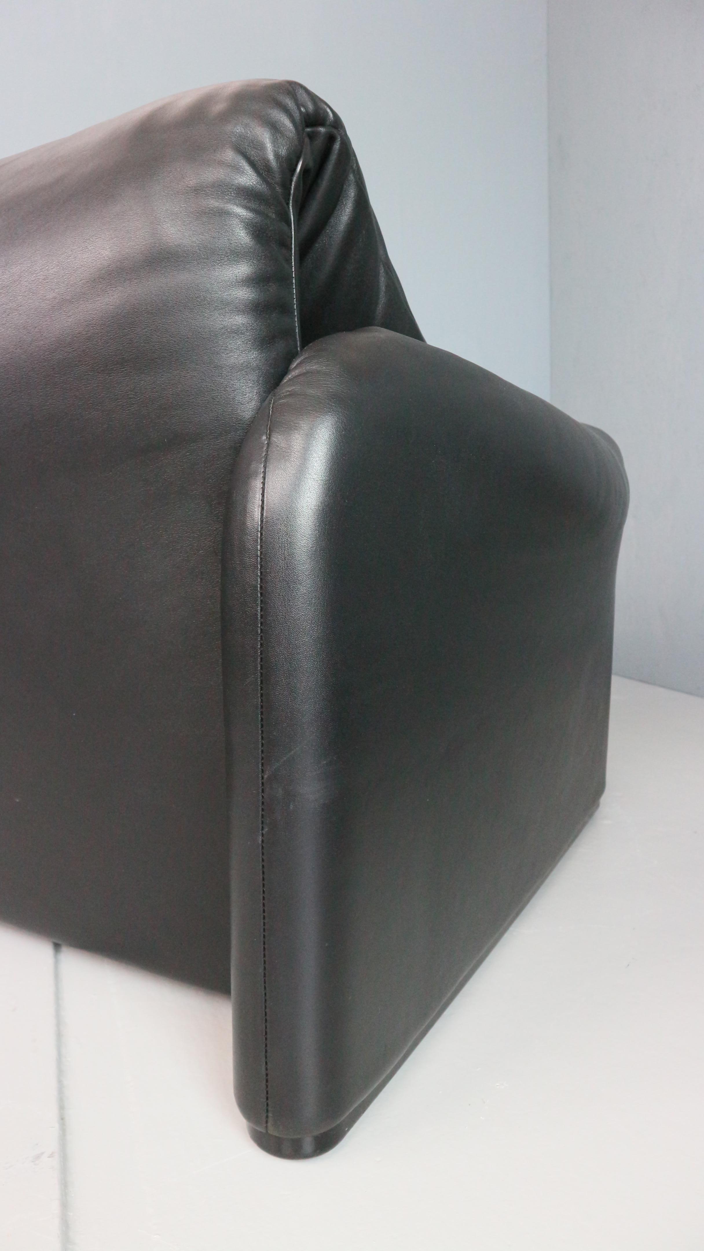 Vico Magistretti Maralunga Black Leather Lounge Chair for Cassina, 1980s For Sale 2