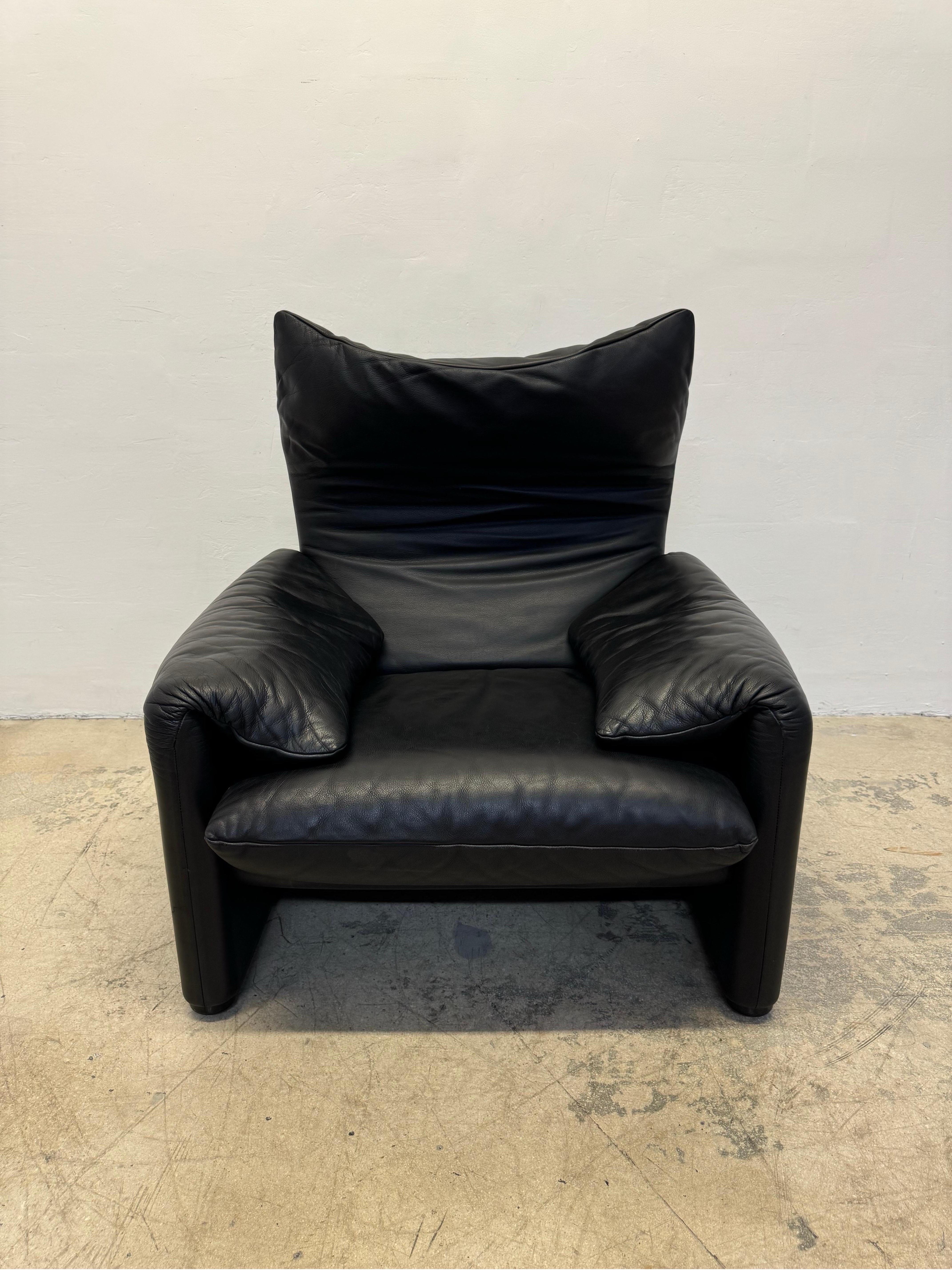 Steel Vico Magistretti Maralunga Black Leather Lounge Chair for Cassina, 1980s For Sale