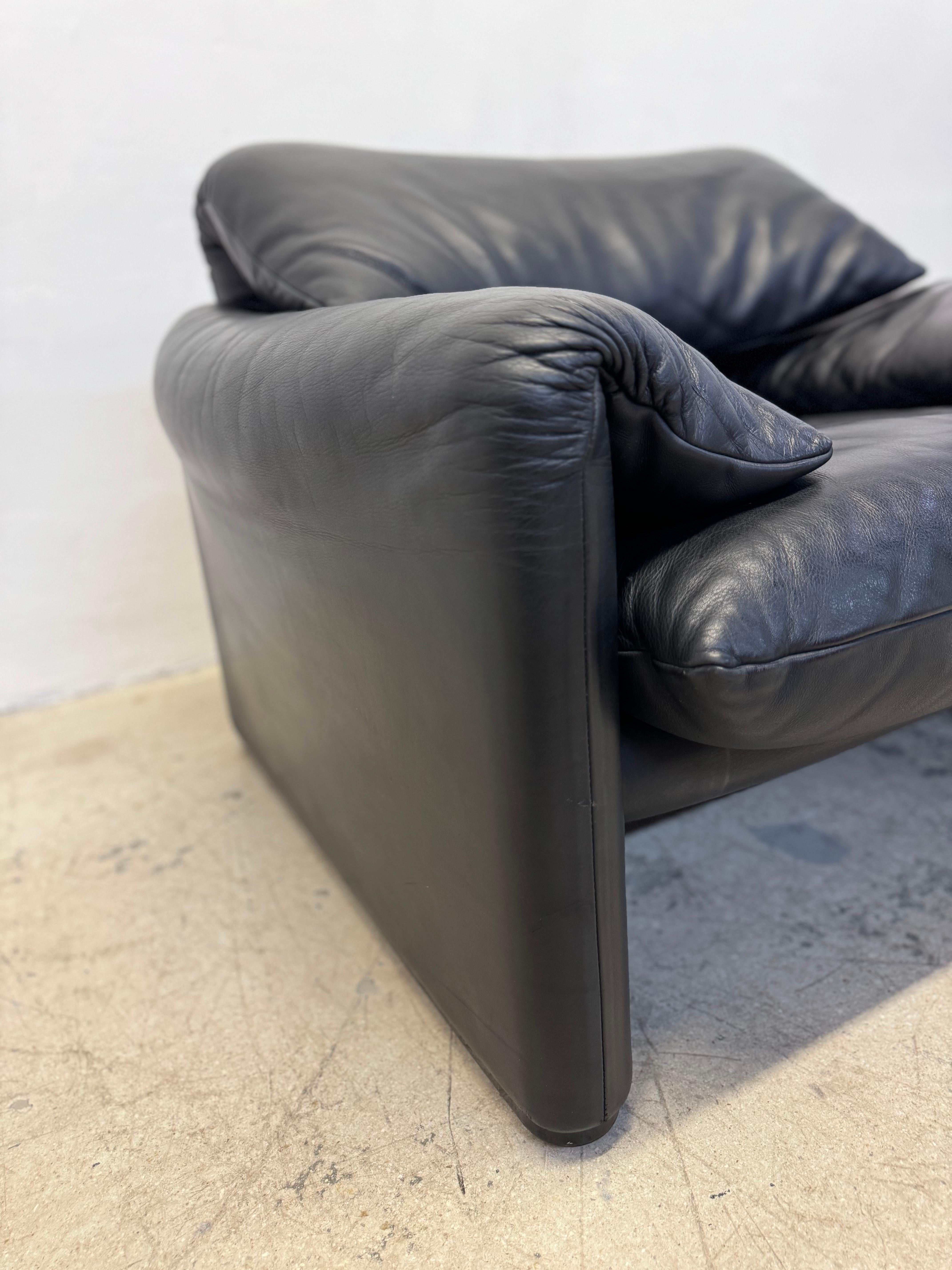 Vico Magistretti Maralunga Black Leather Lounge Chair for Cassina, 1980s For Sale 1