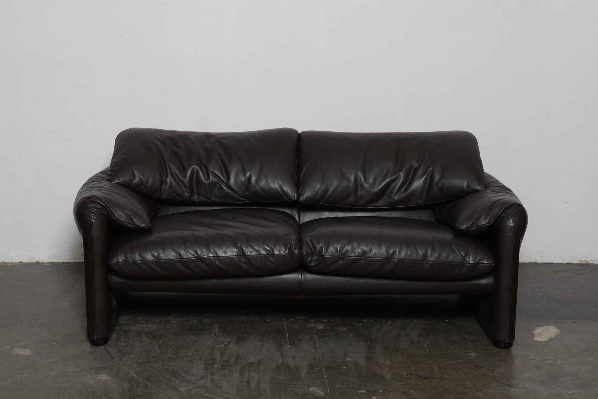 Brown 2-seat Maralunga sofa in original leather, designed by Vico Magistretti for Cassina, Italy - Model 675 Maralunga 40, designed in 1973. Measures: Seat depth 23.25’’.