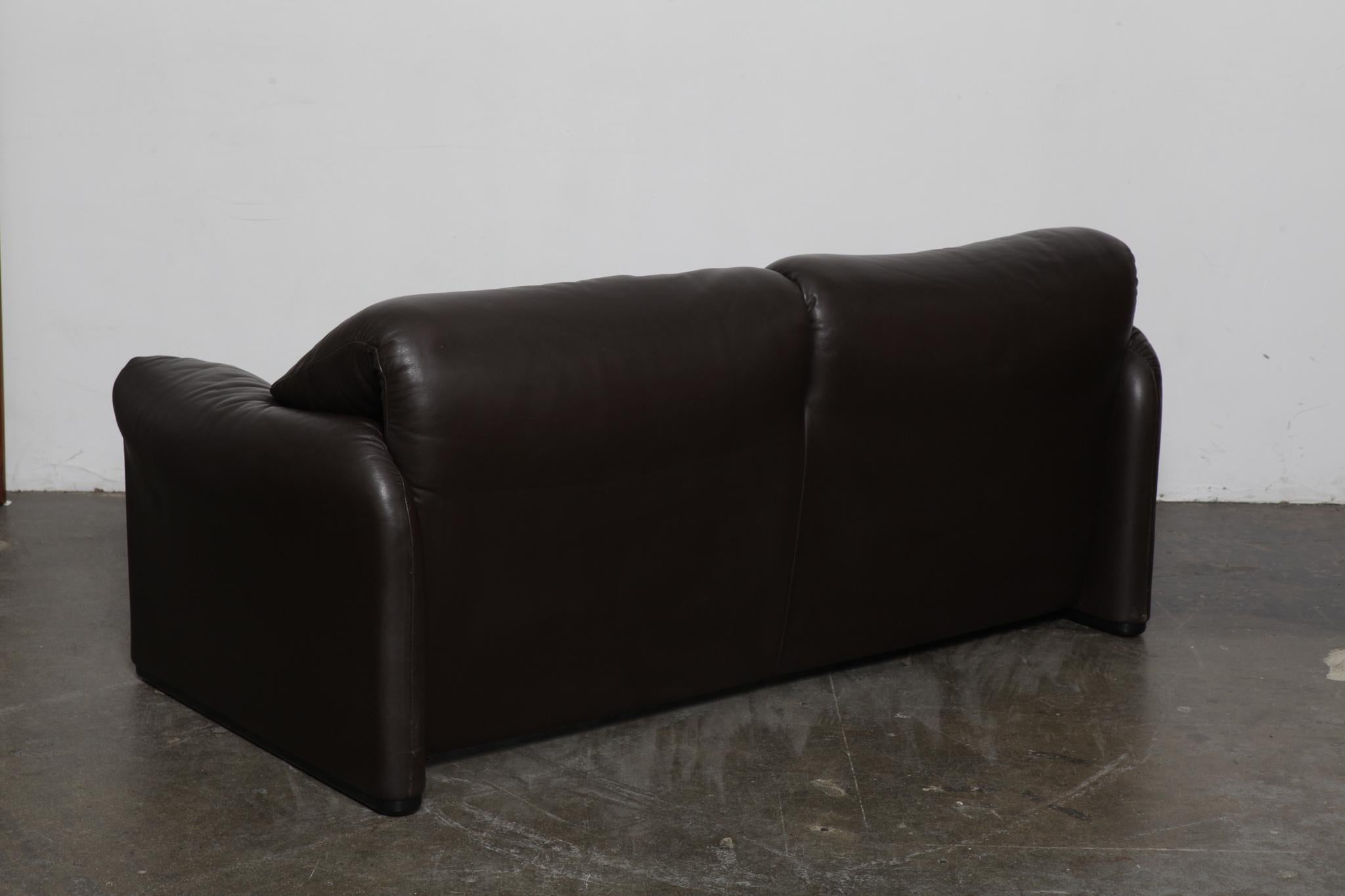 Late 20th Century Vico Magistretti 'Maralunga' Brown Leather Sofa for Cassina, 1973, Italy For Sale
