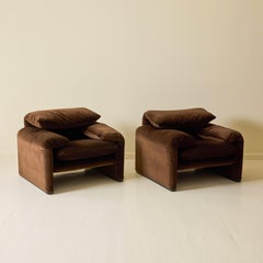 Sedia "Maralunga" di Vico Magistretti in velluto nuovo, Cassina, anni '70