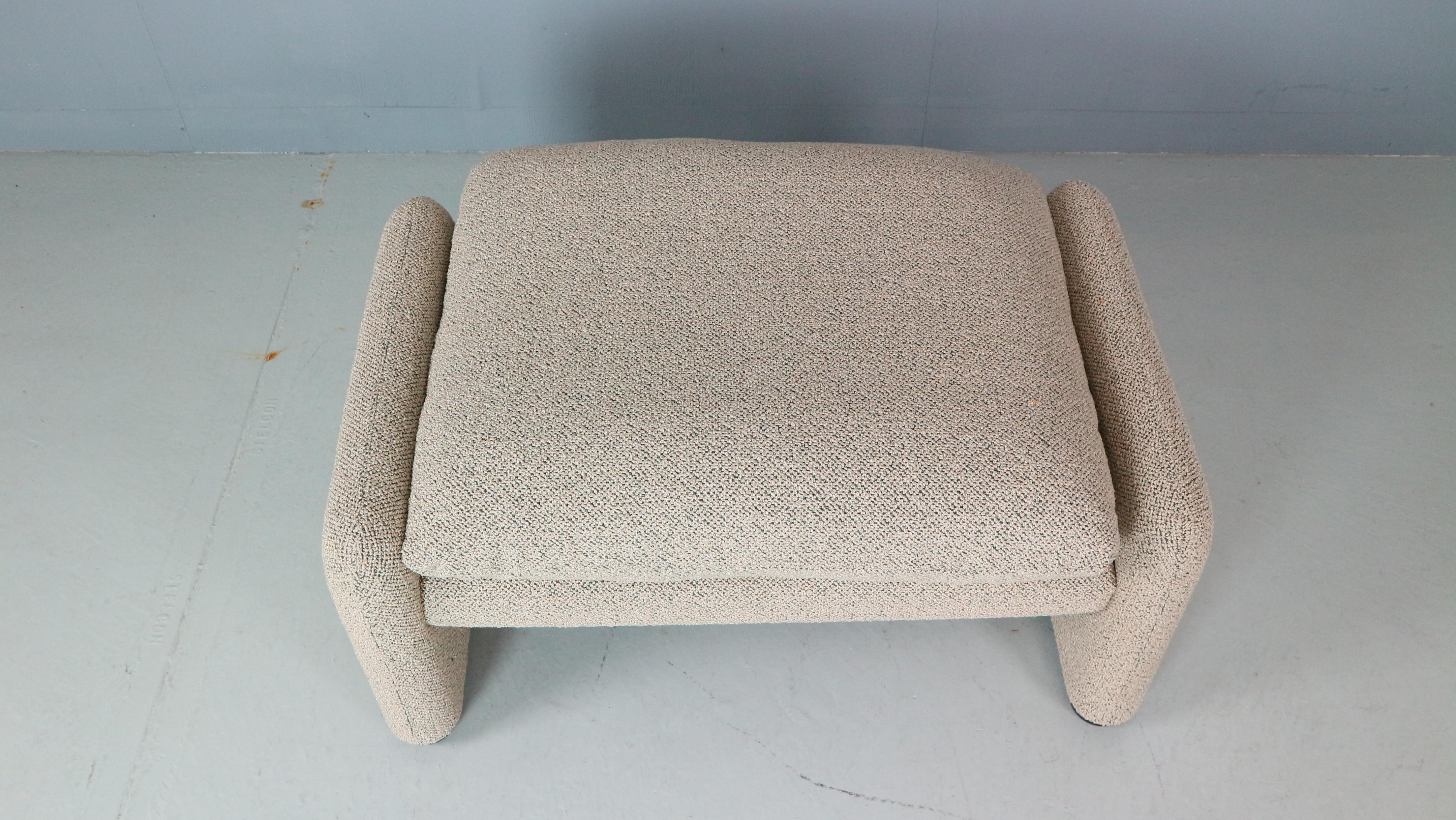 Vico Magistretti „Maralunga“ Fußhocker „Maralunga“ neu gepolstert für Cassina (Ende des 20. Jahrhunderts)