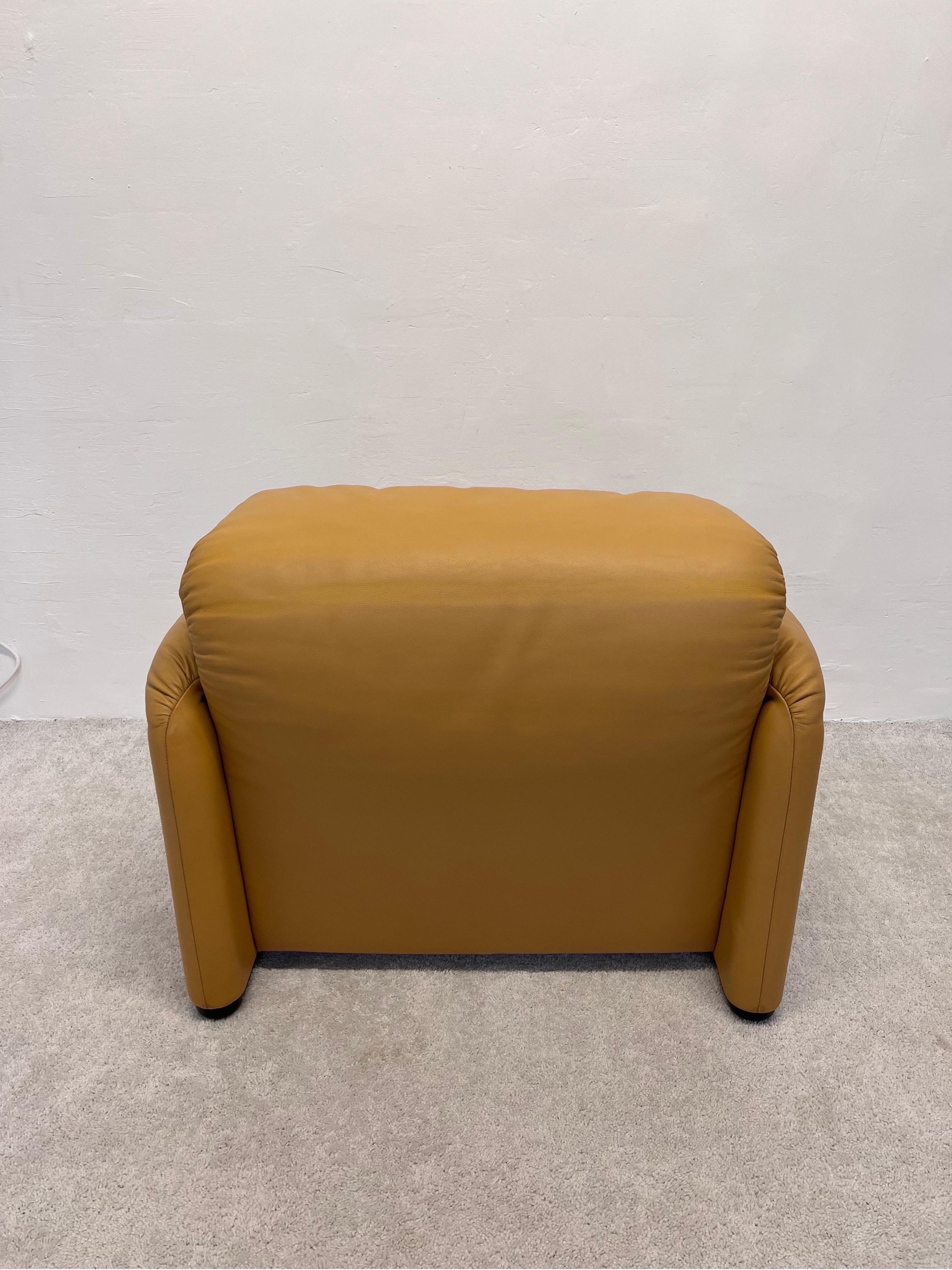 Vico Magistretti Maralunga Leather Lounge Chair for Cassina, 1980s In Good Condition In Miami, FL