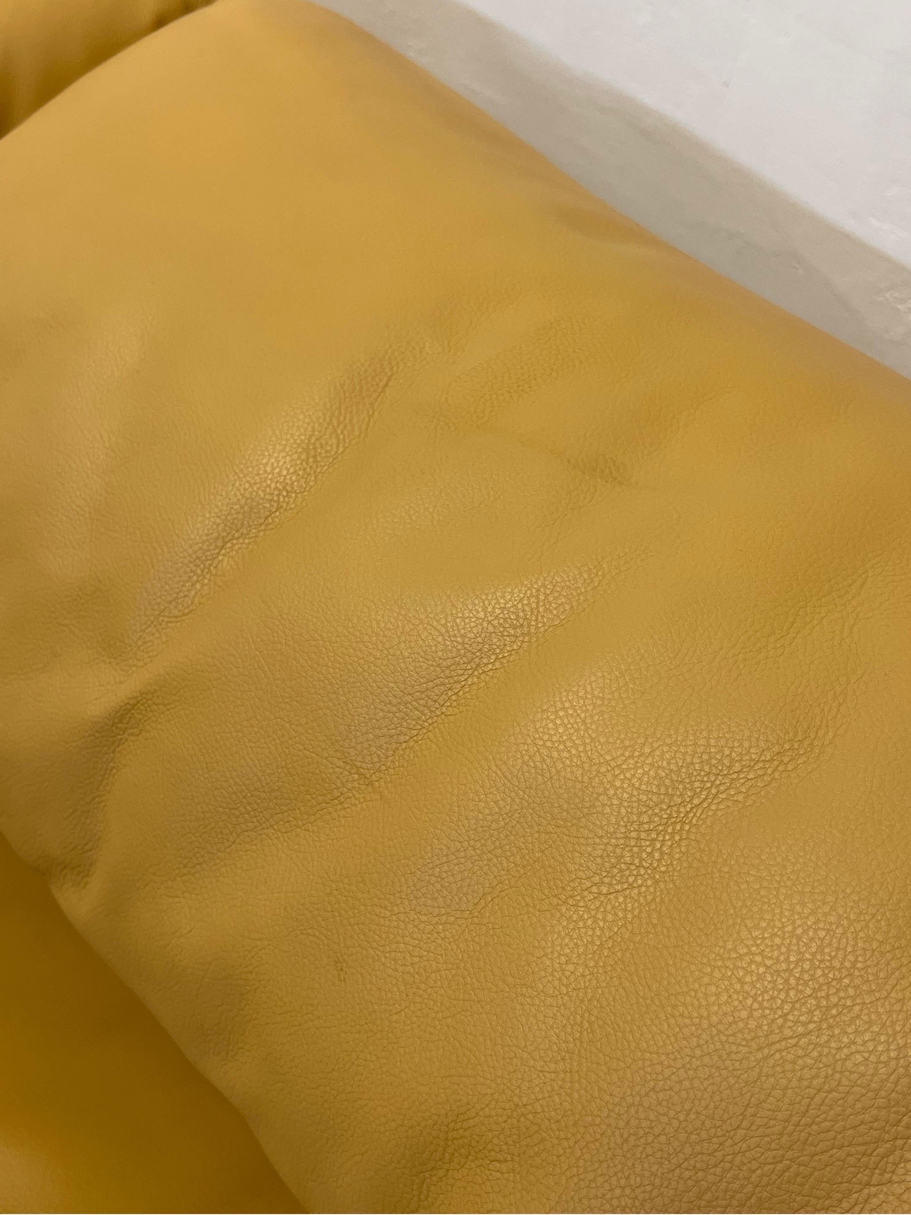Vico Magistretti Maralunga Leather Loveseat for Cassina, 1980s 4