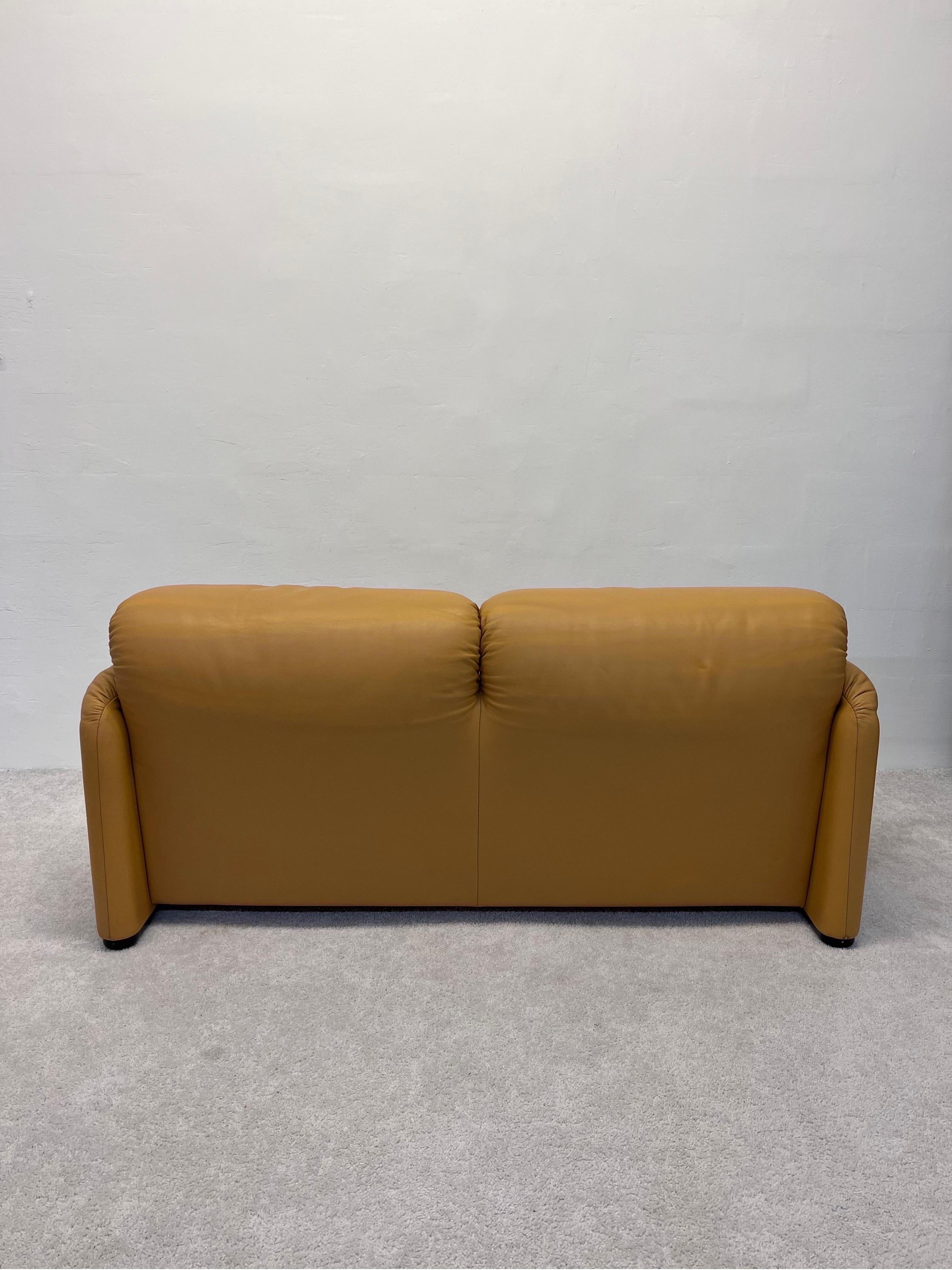 20th Century Vico Magistretti Maralunga Leather Loveseat for Cassina, 1980s