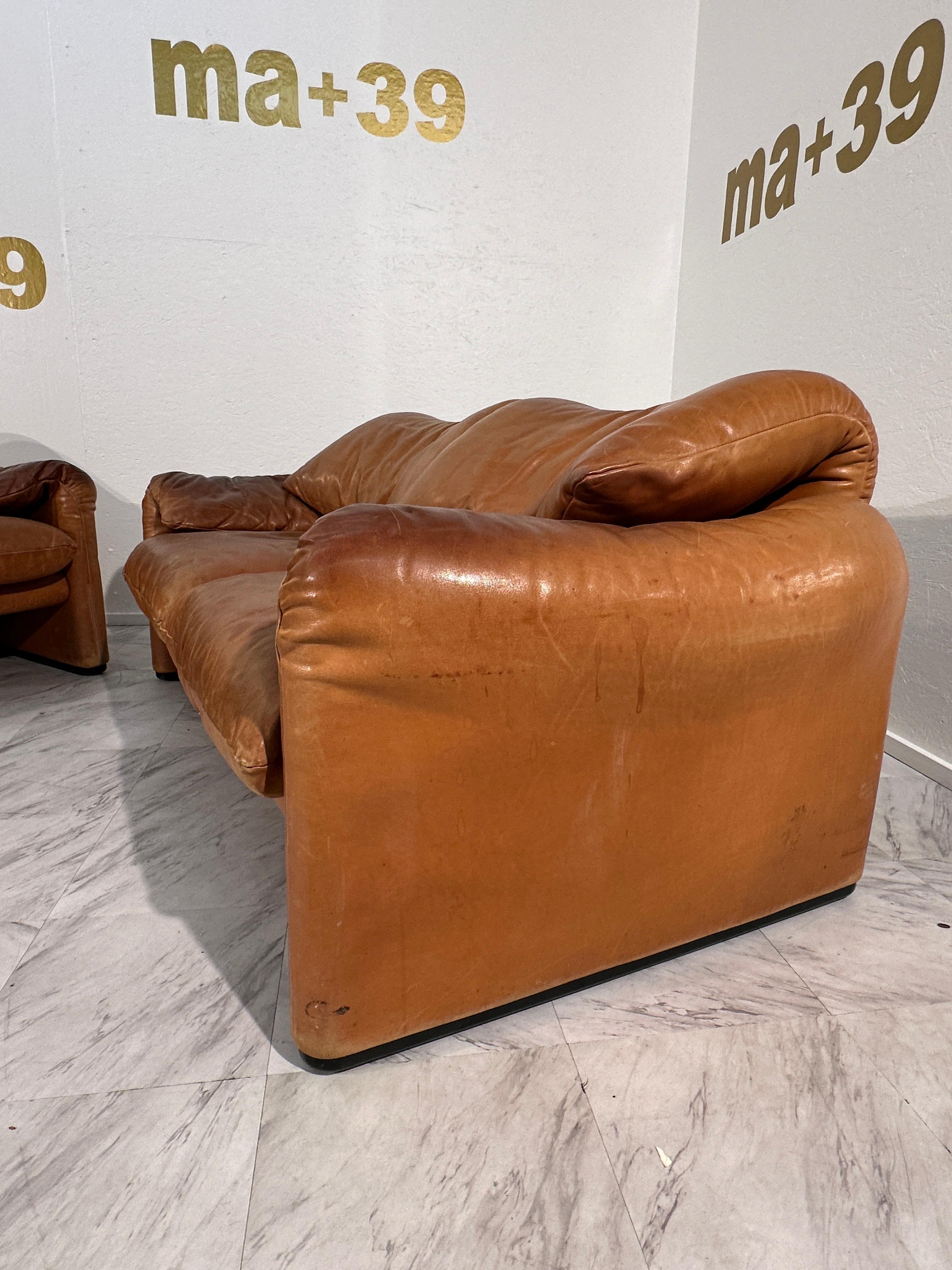 Italian Vico Magistretti Maralunga Leather Sofa by Cassina 1975 For Sale