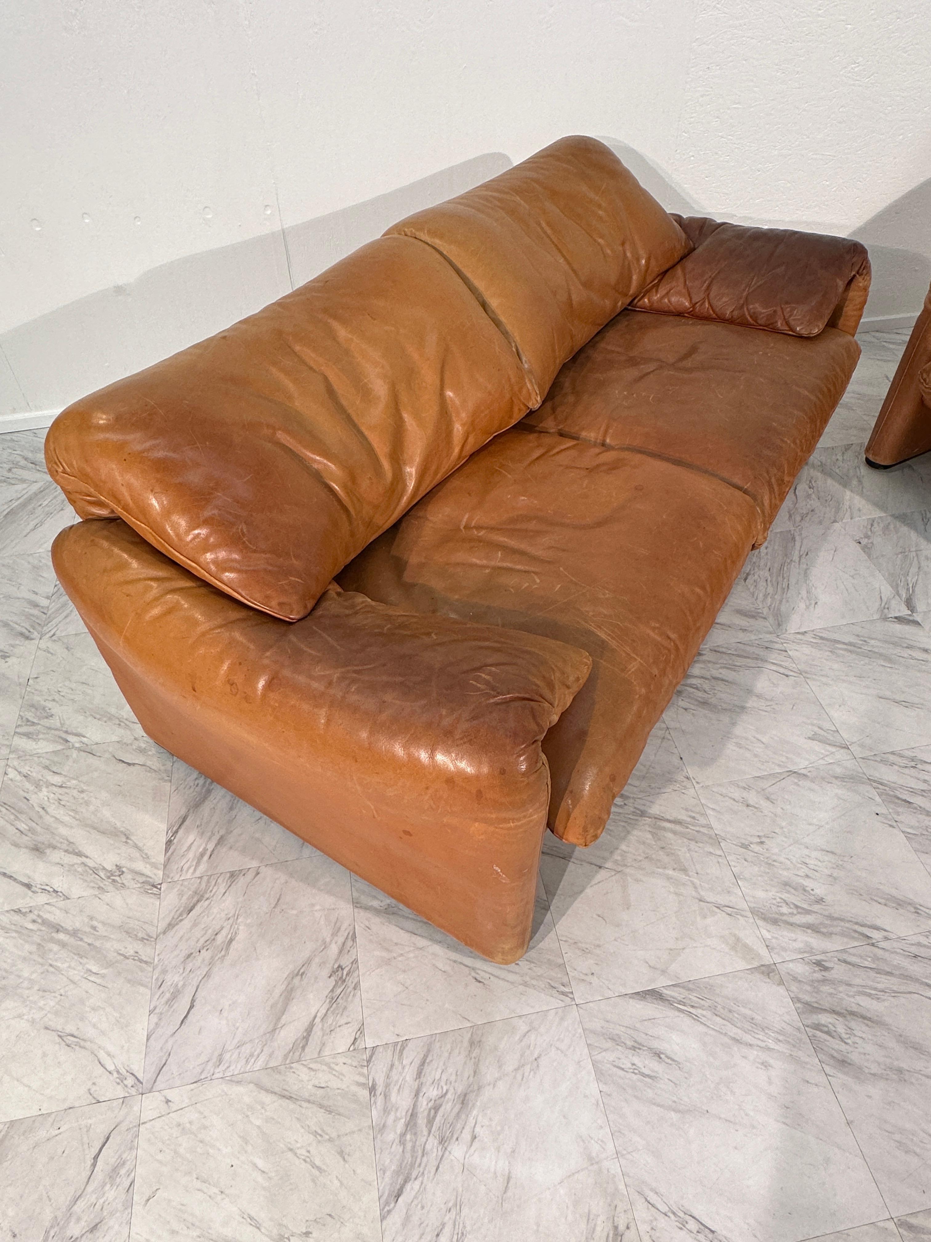 Vico Magistretti Maralunga Leather Sofa by Cassina 1975 In Good Condition For Sale In Los Angeles, CA