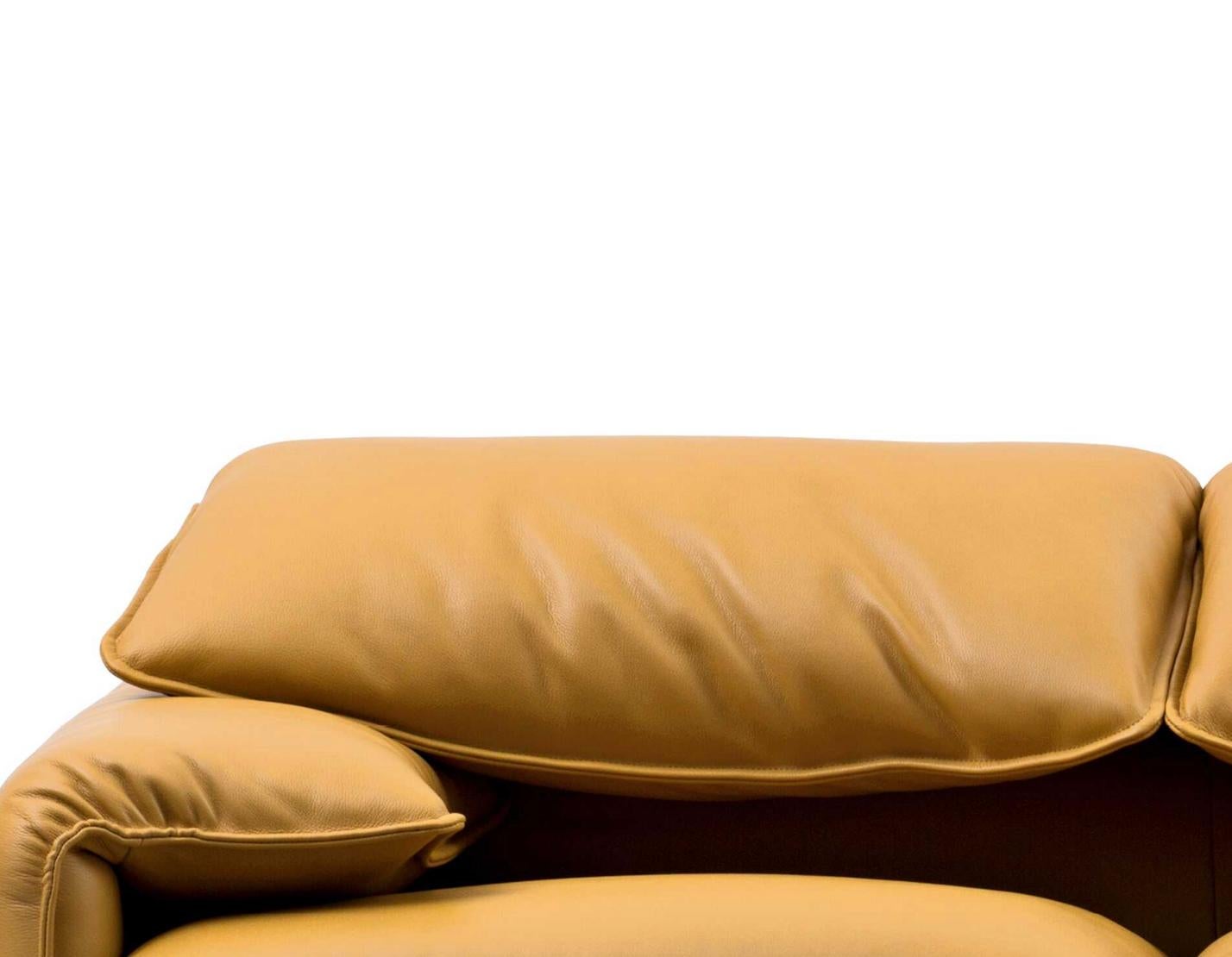Vico Magistretti Maralunga Three - Seater Sofa For Cassina In New Condition For Sale In Barcelona, Barcelona