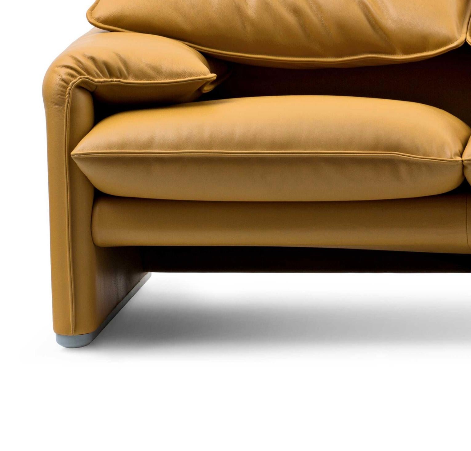 Contemporary Vico Magistretti Maralunga Three - Seater Sofa For Cassina For Sale