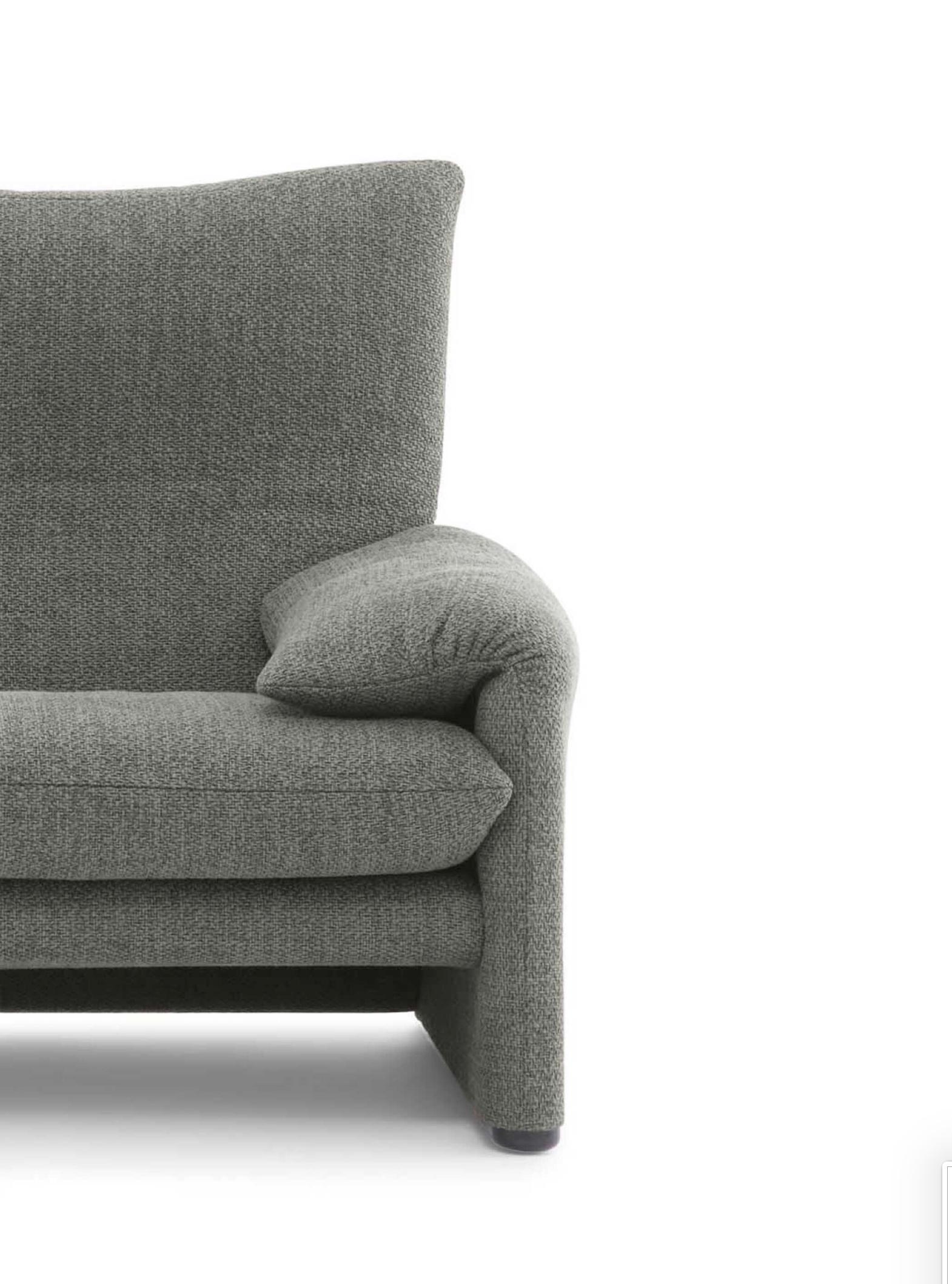 Vico Magistretti Maralunga Zweisitziges Sofa für Cassina (21. Jahrhundert und zeitgenössisch) im Angebot