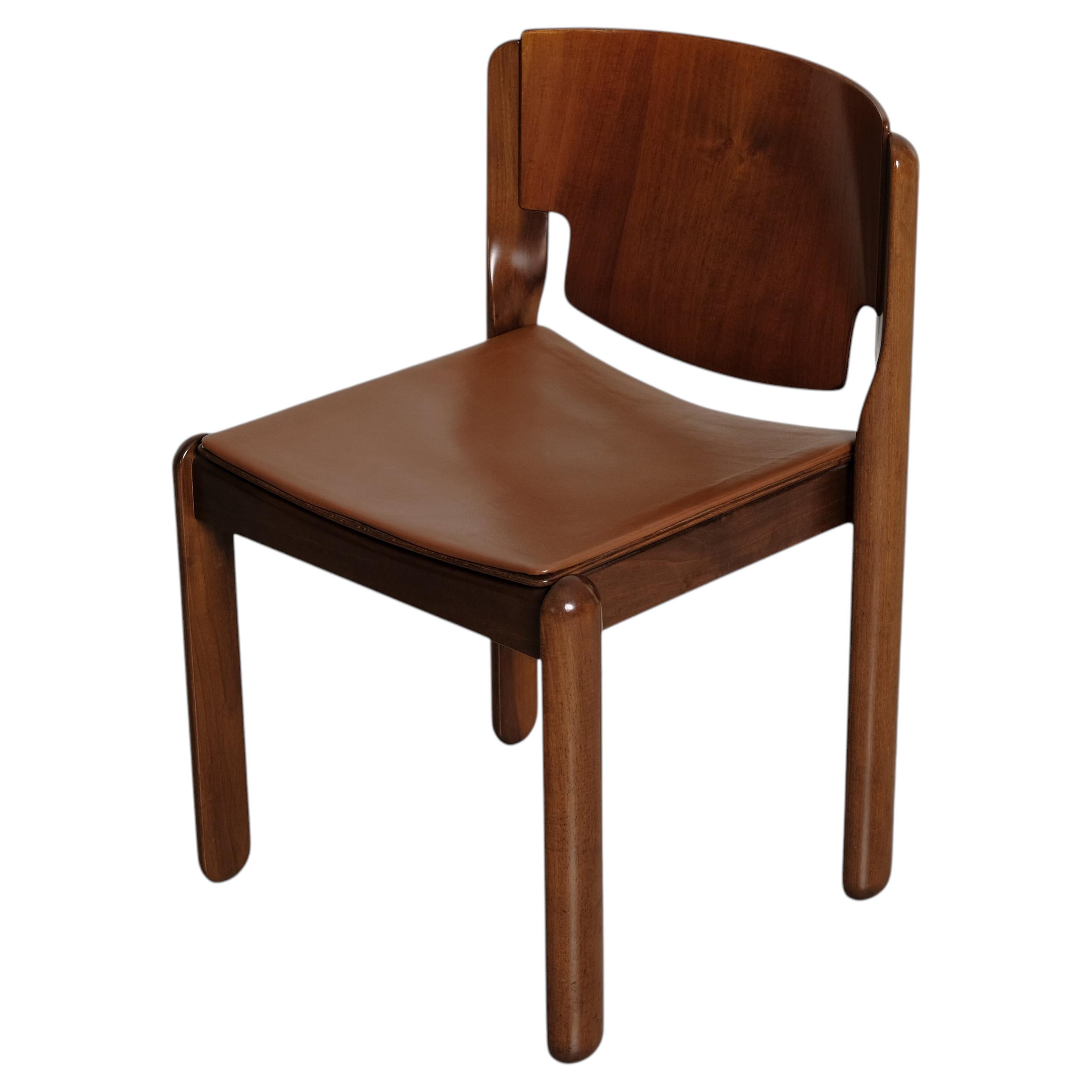 Vico Magistretti Model 122 Chair for Cassina in Walnut and Brick Leather, 1968 For Sale
