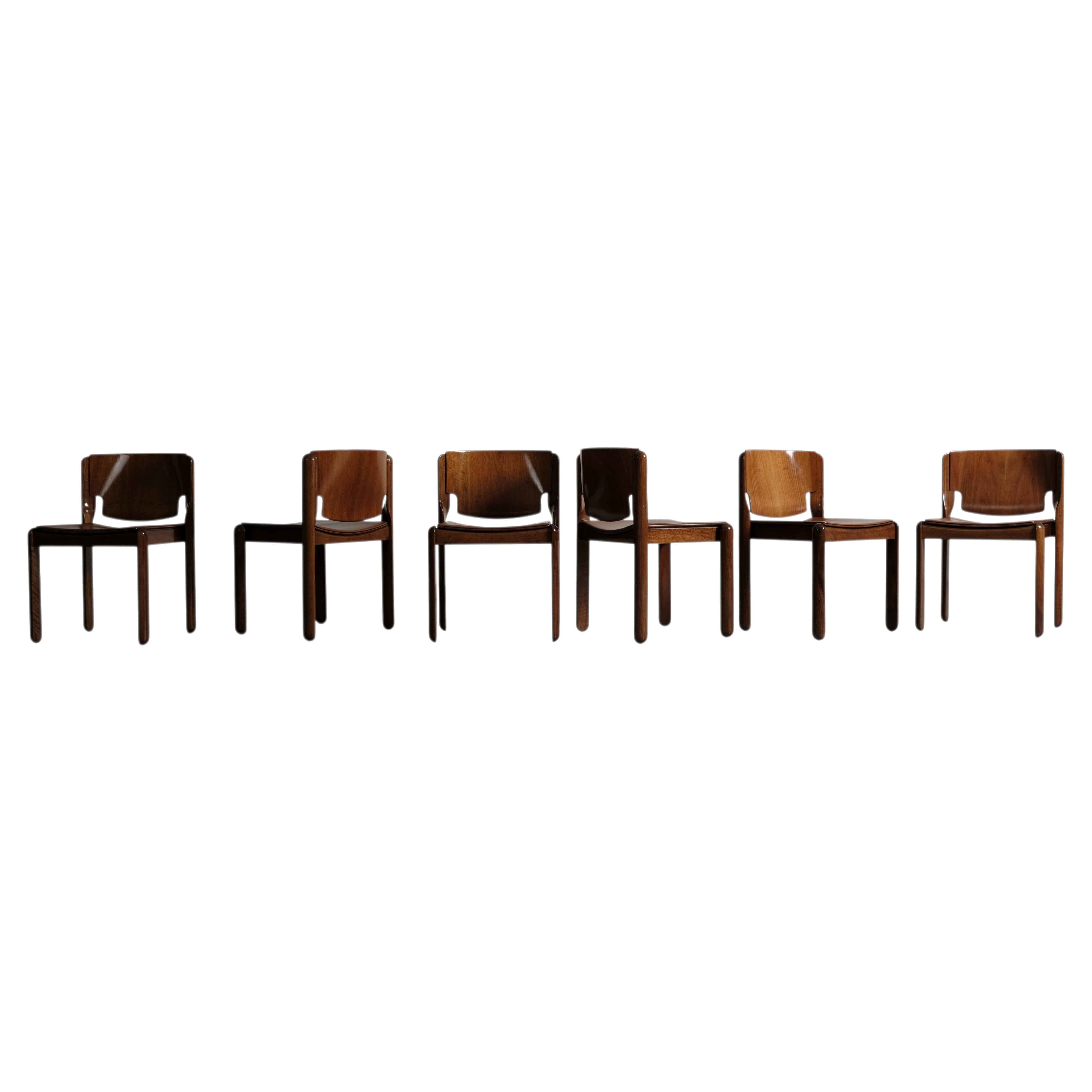 Sedie da pranzo Vico Magistretti Modello 122 per Cassina in noce, 1968, set da 6 in vendita