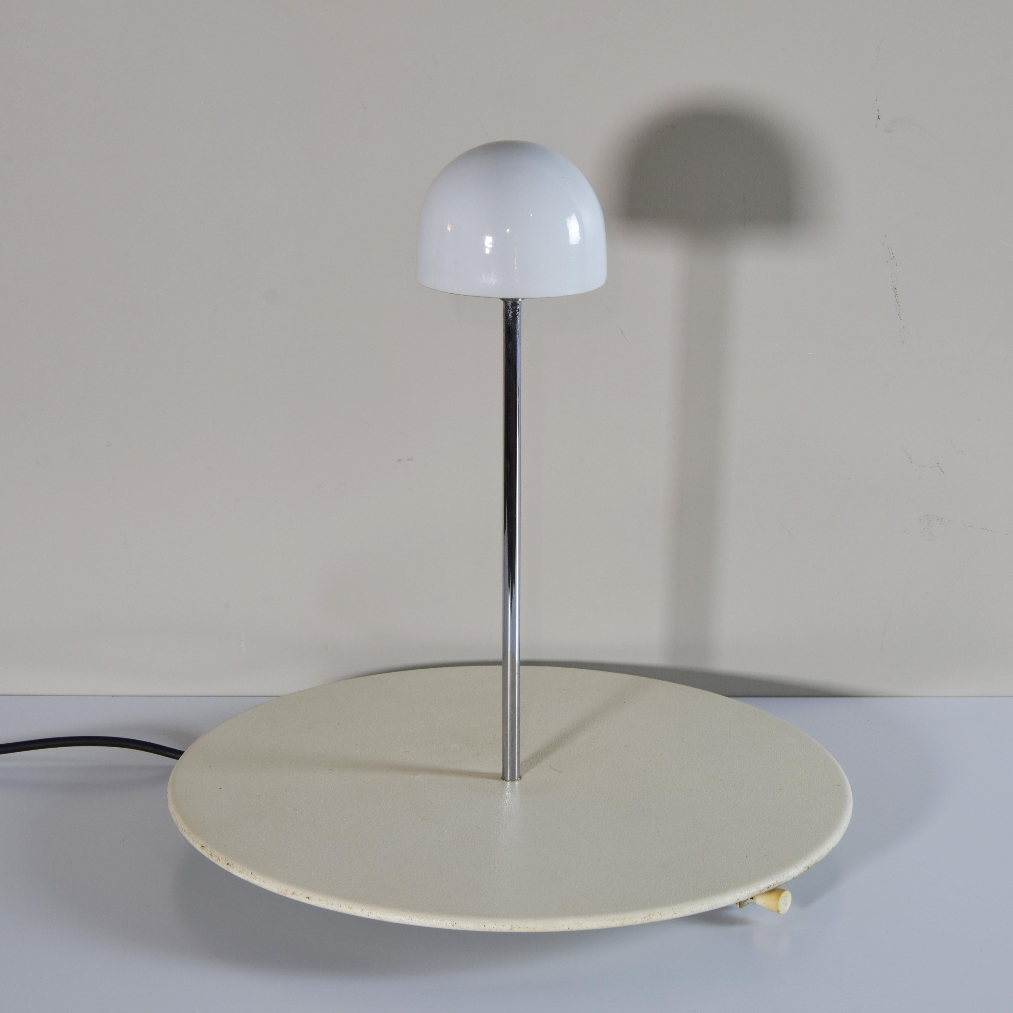 Late 20th Century Vico Magistretti Nemea table lamp 1970s For Sale