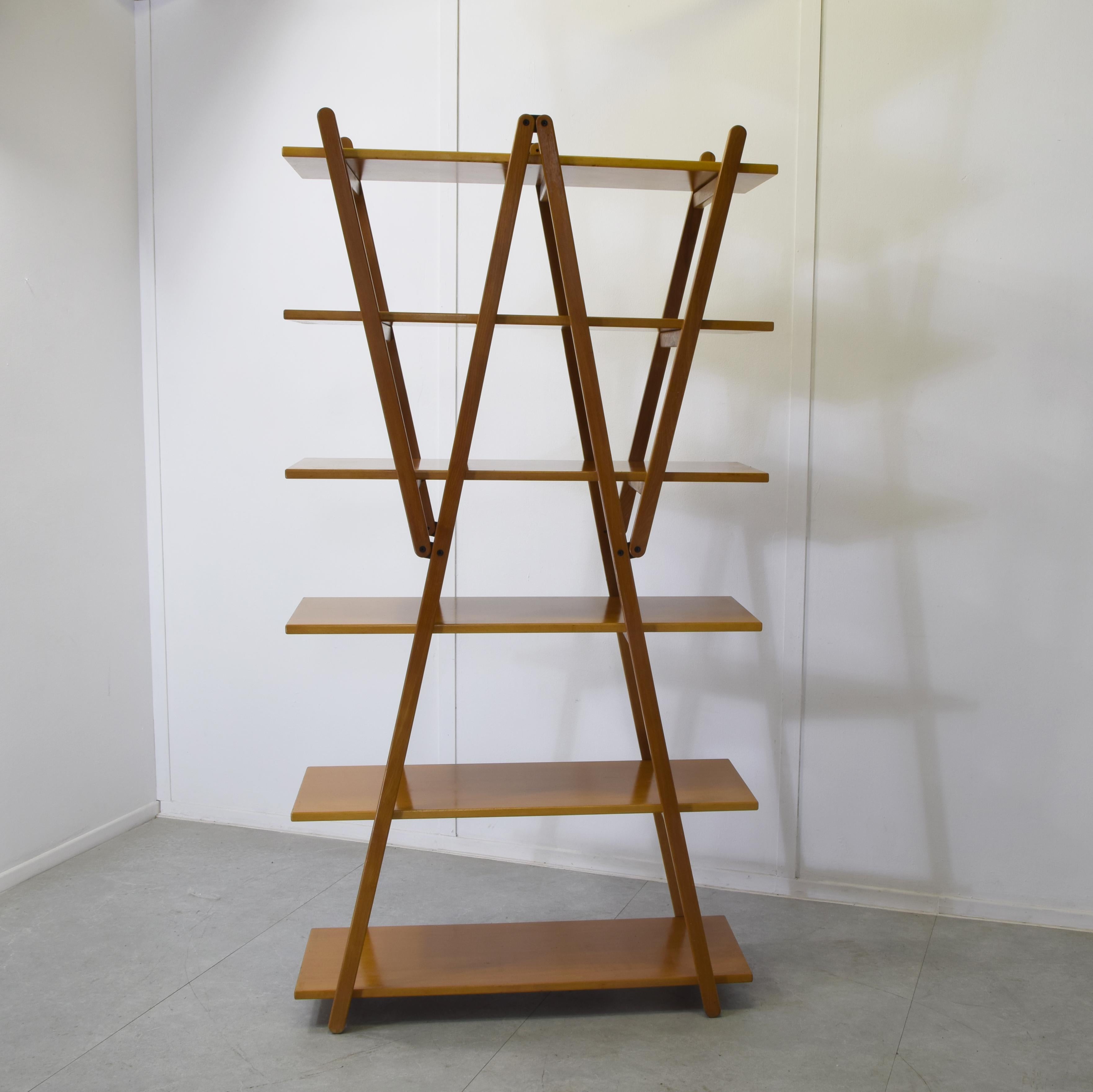 Libreria Vico Magistretti Nuvola Rossa per Cassina anni '80. In condizioni buone in vendita a bari, IT