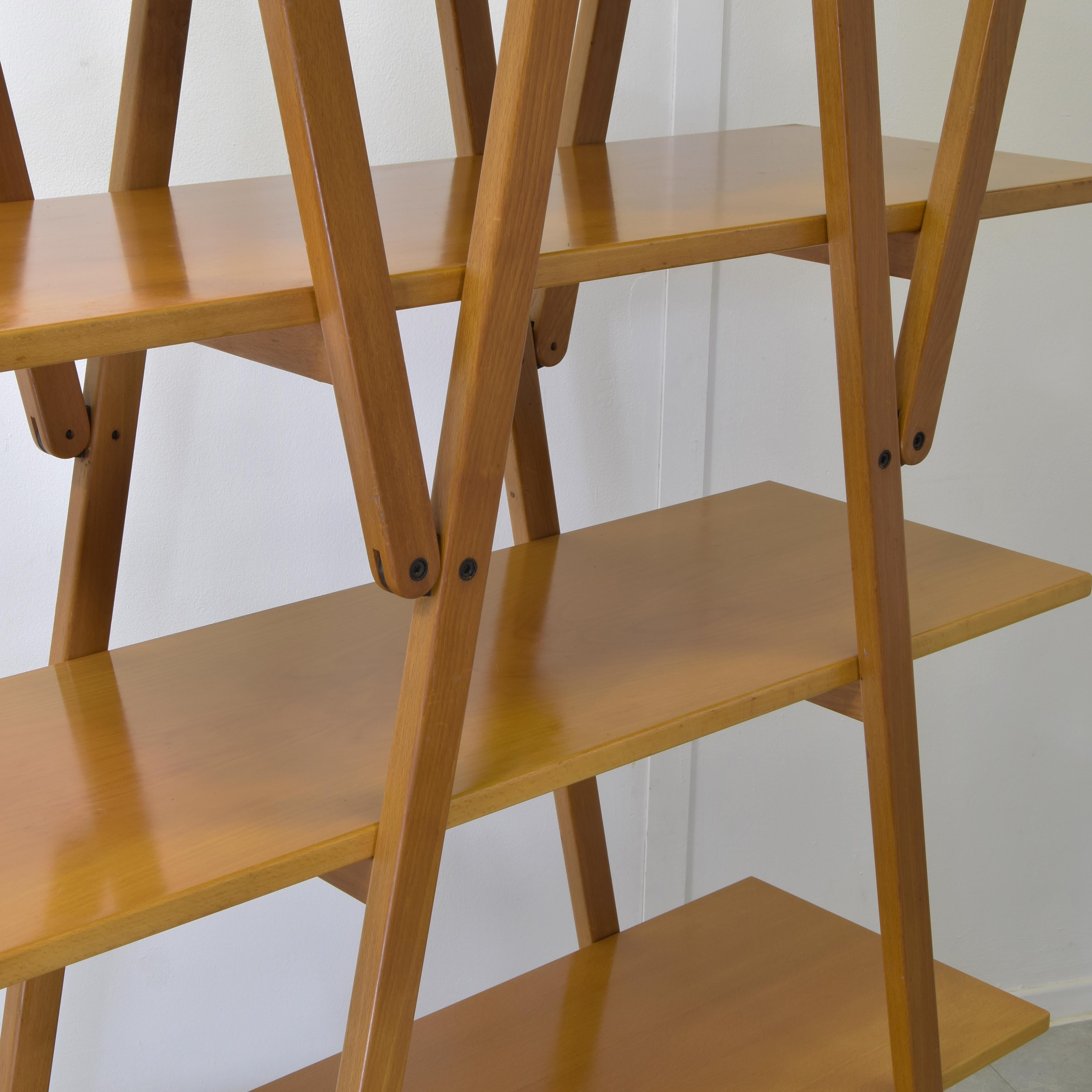 Libreria Vico Magistretti Nuvola Rossa per Cassina anni '80. in vendita 1