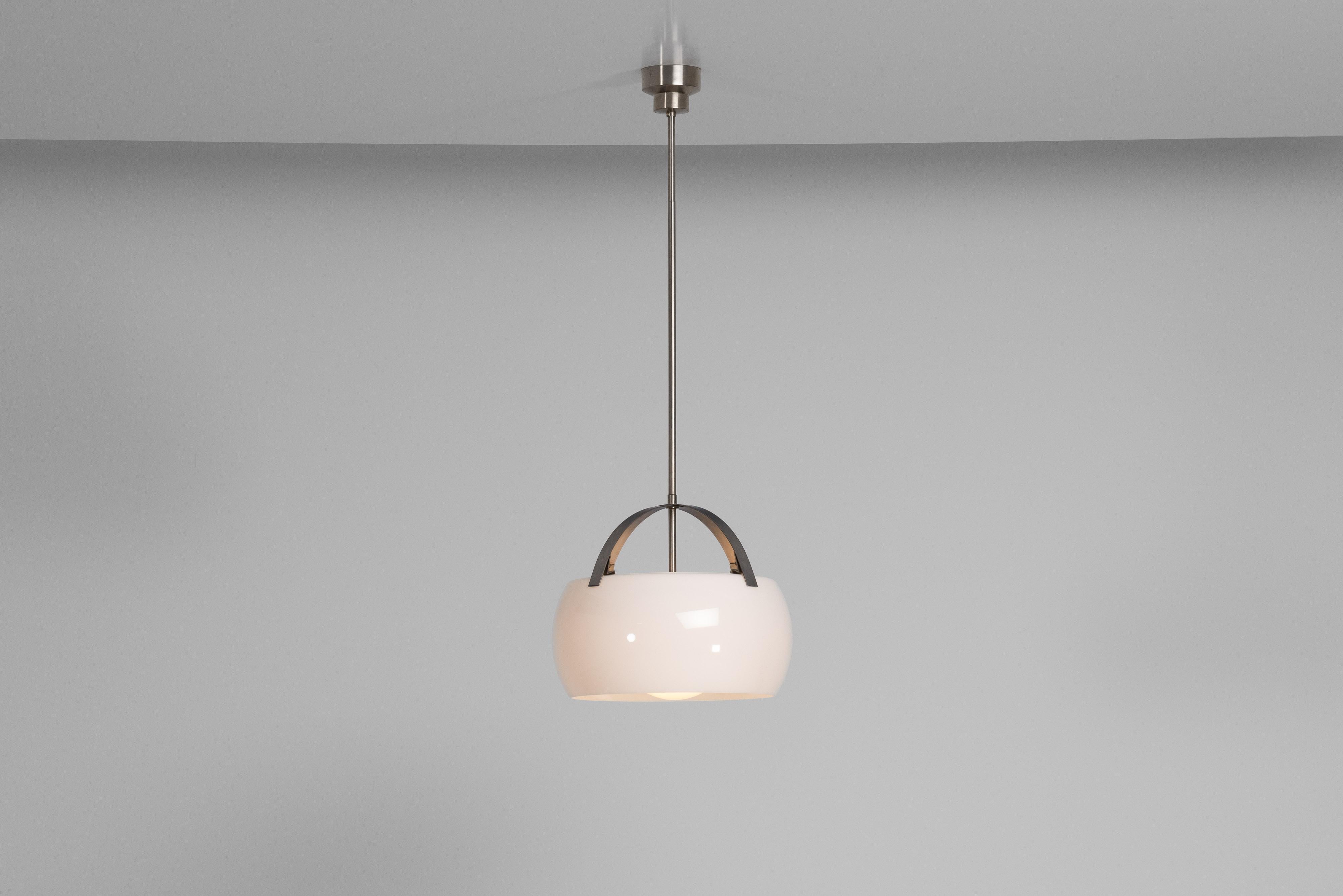 Vico Magistretti Lámparas Omega de Artemide Italia 1967 Moderno de mediados de siglo en venta