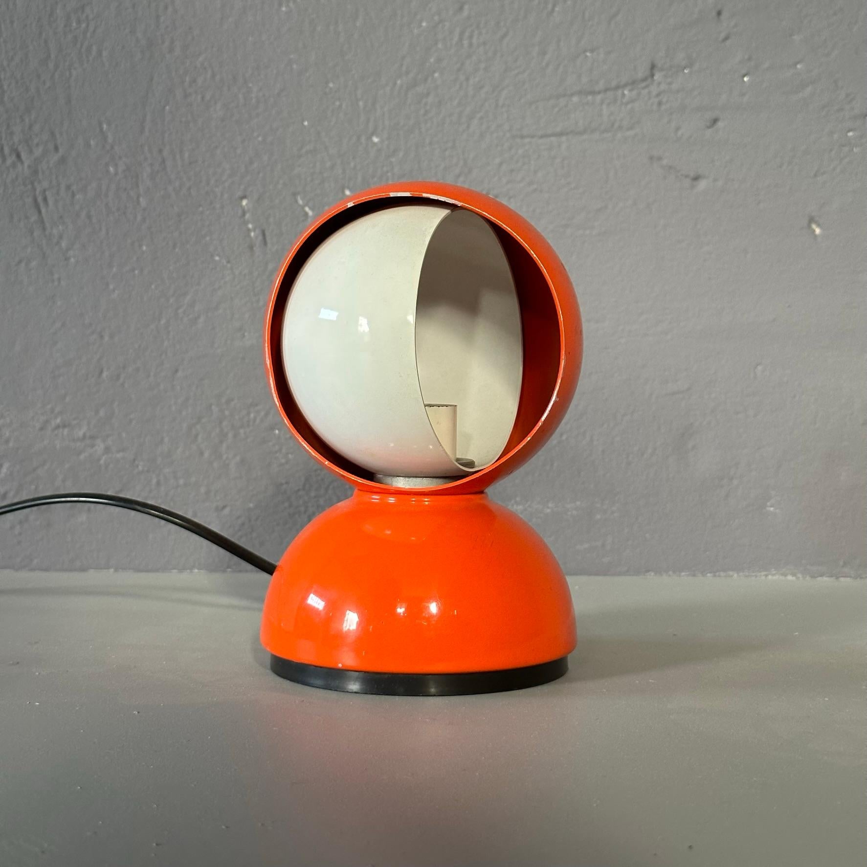 Late 20th Century Vico Magistretti orange Eclisse Table Lamp, first edition for Artemide 1967