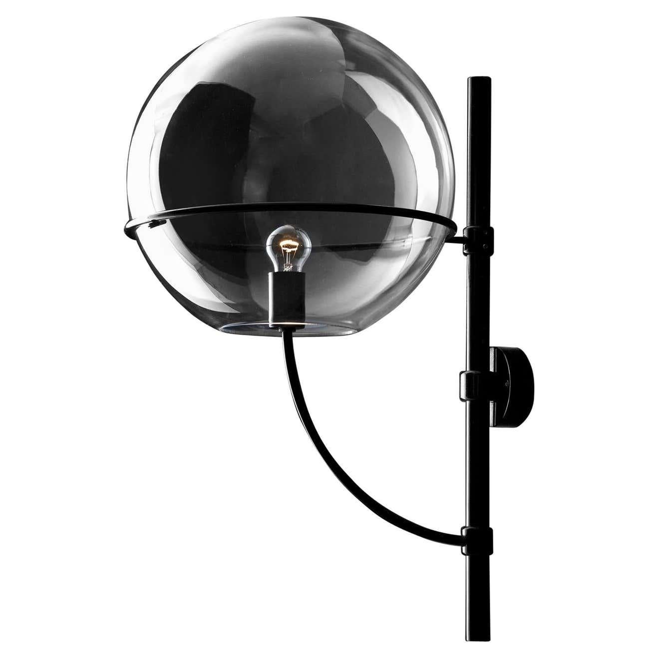 Italian Vico Magistretti Outdoor Wall Lamp 'Lyndon' Large by Oluce For Sale
