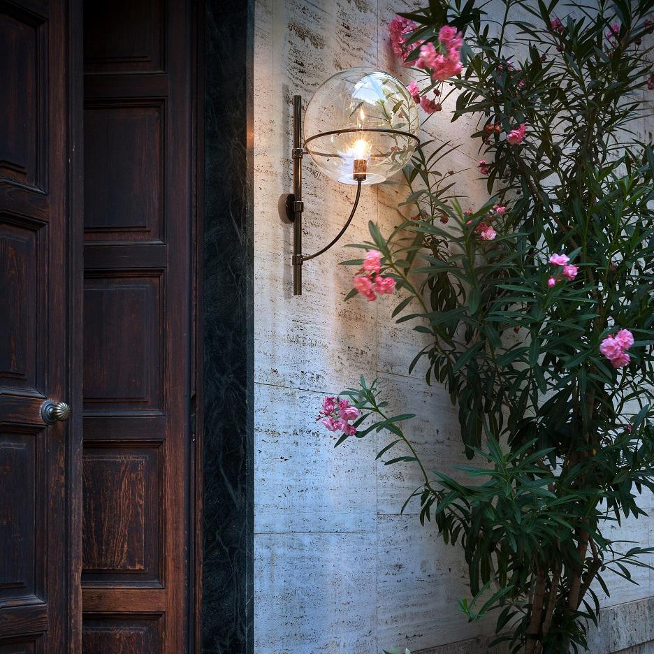 Mid-Century Modern Vico Magistretti Outdoor Wall Lamp 'Lyndon' Medium by Oluce For Sale
