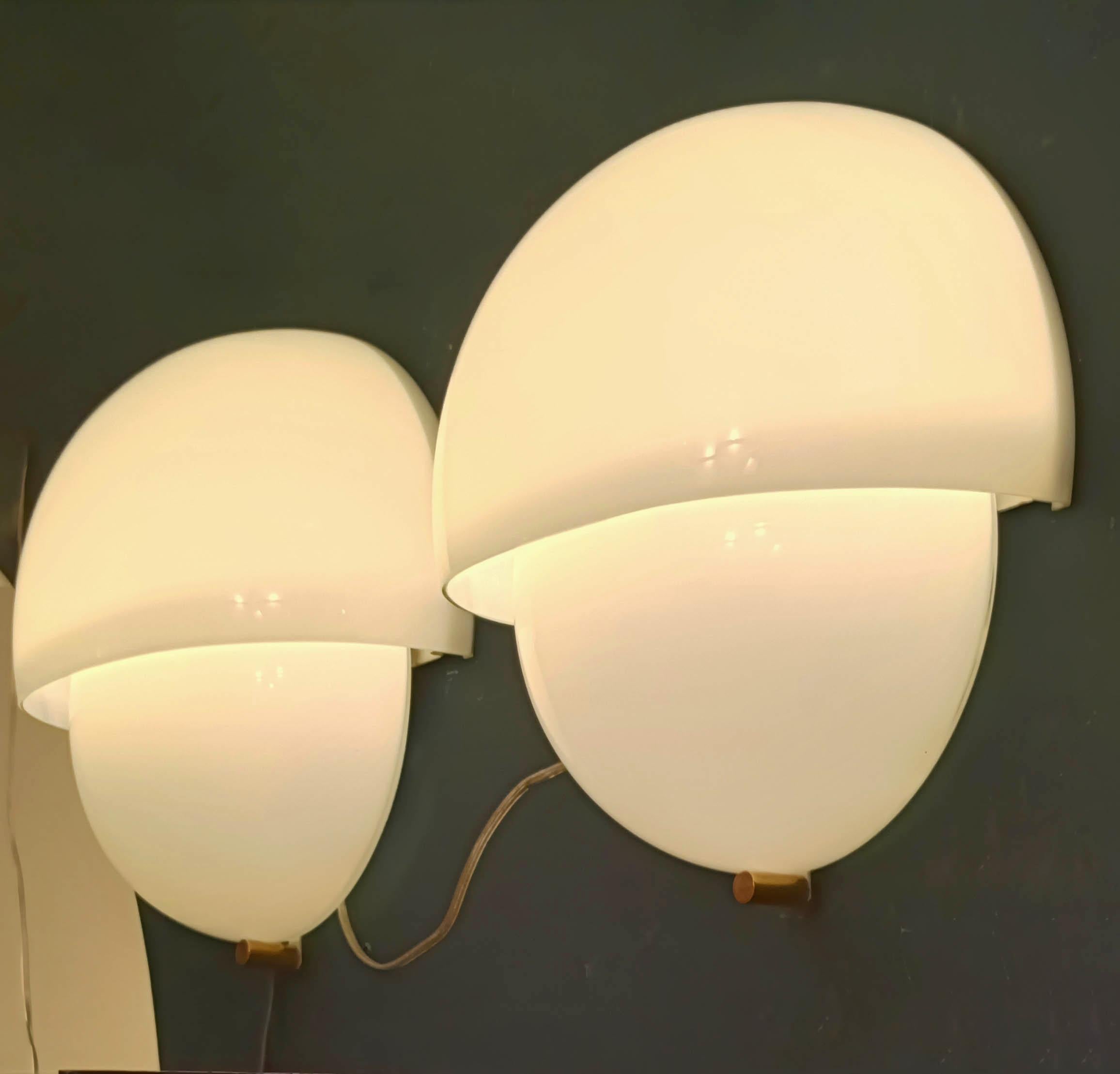 Vico Magistretti für Artemide Ein Paar Wandleuchten 'Mania', Italien 1960er Jahre (Mid-20th Century) im Angebot