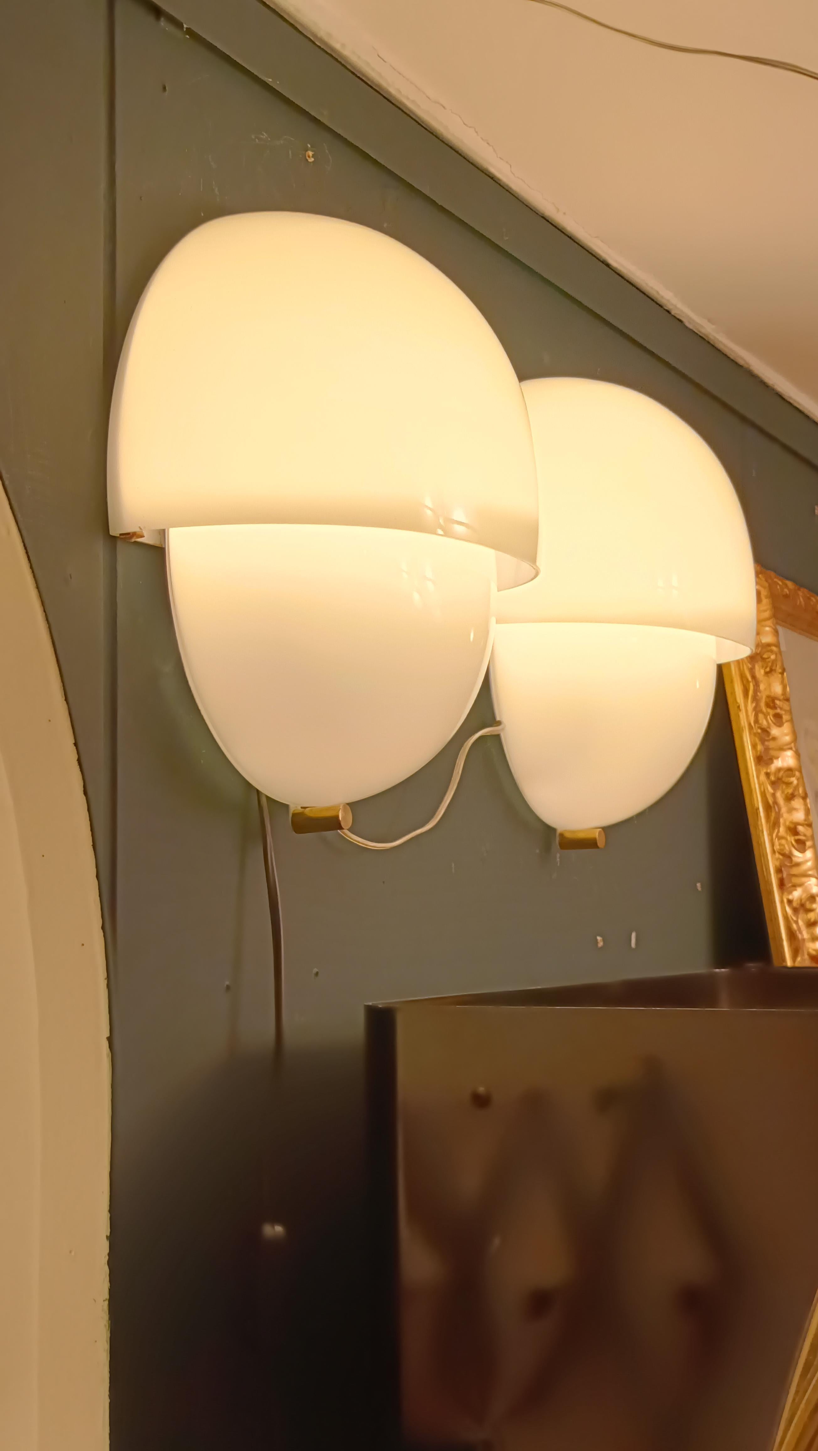 Vico Magistretti für Artemide Ein Paar Wandleuchten 'Mania', Italien 1960er Jahre (Metall) im Angebot