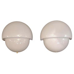 Vico Magistretti per Artemide Coppia di Lampade da Parete "Mania", Italia 1960s
