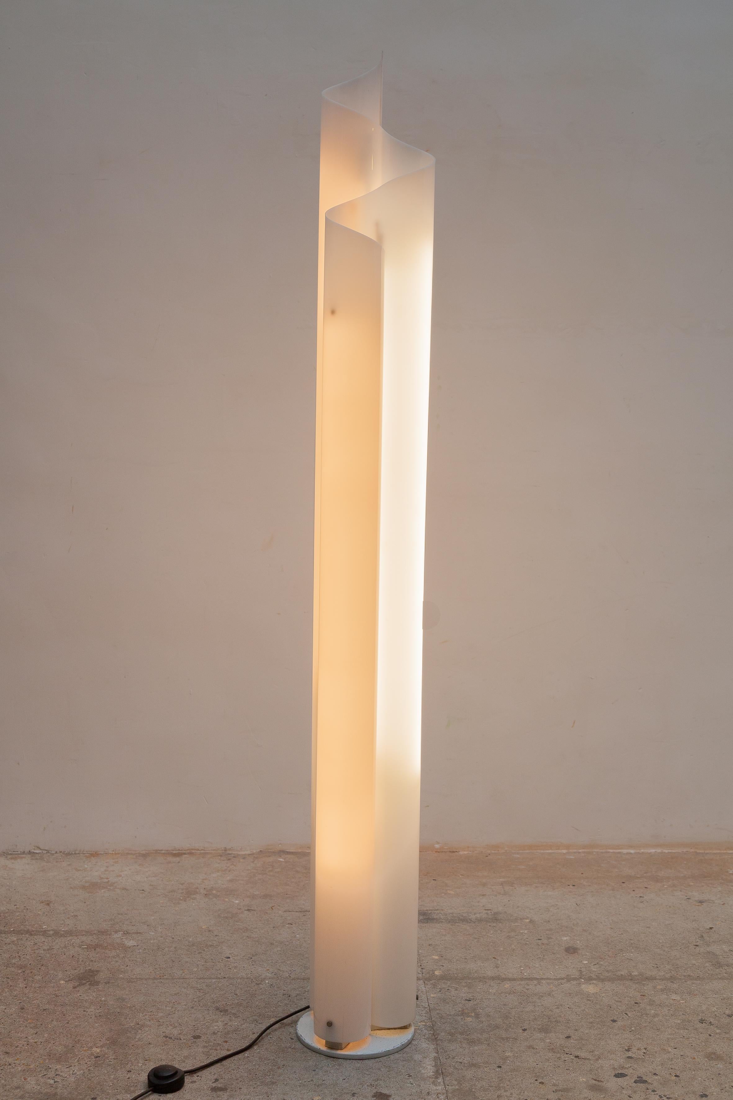 Mid-20th Century Vico Magistretti Plexi-Glass Floorlamp Model 
