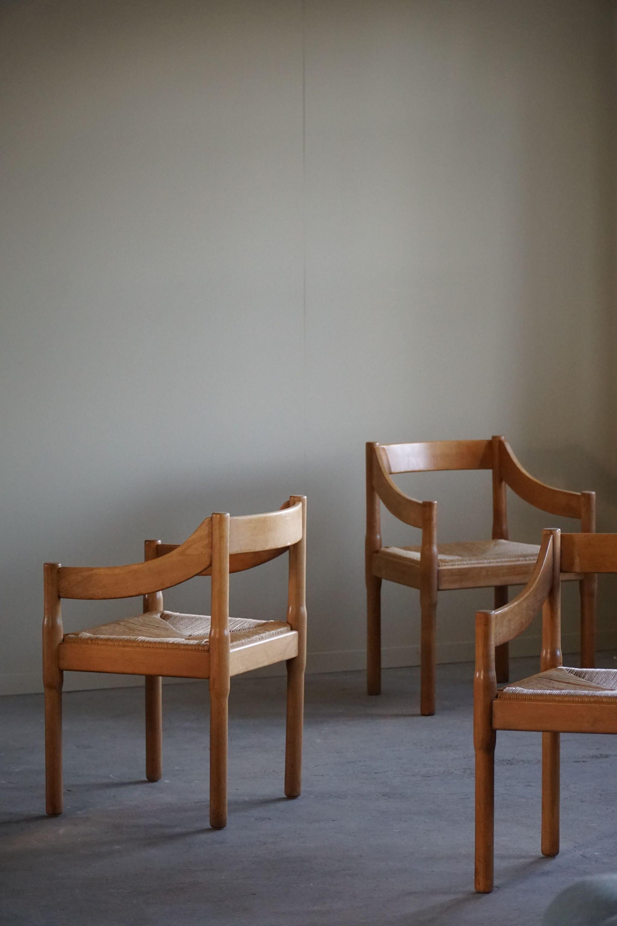 Satz von 4 „Carimate“-Stühlen von Vico Magistretti für Cassina, Italienische Moderne, 1970er Jahre (Skandinavische Moderne) im Angebot