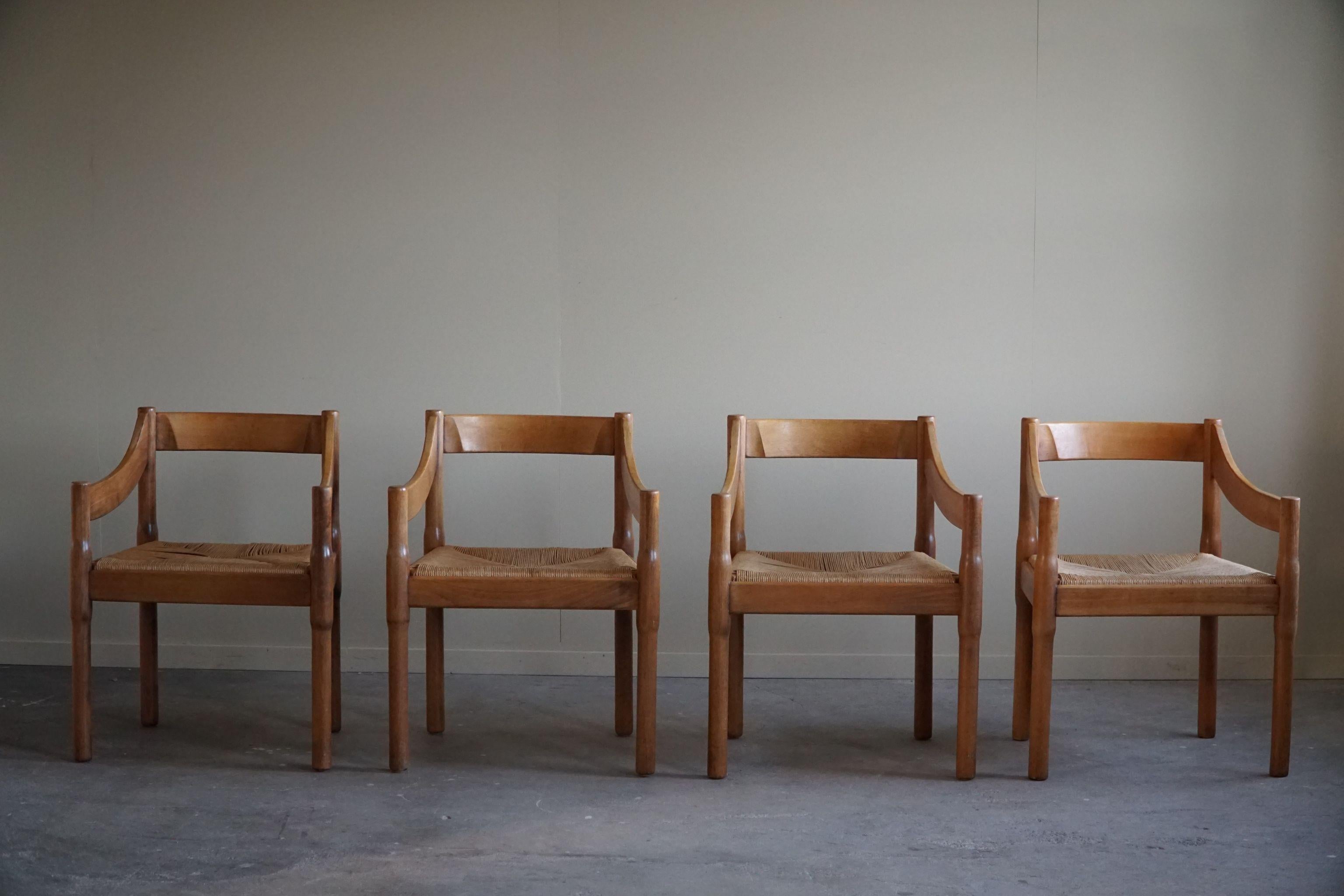 Vico Magistretti, ensemble de 4 chaises Carimate pour Cassina, Italie moderne, 1970 Bon état - En vente à Odense, DK