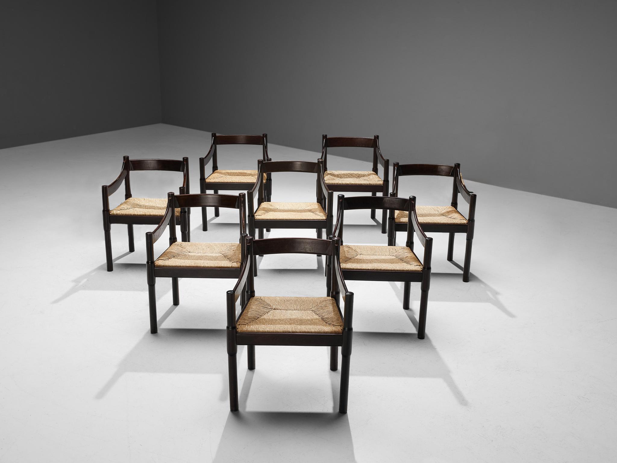 Vico Magistretti Ensemble de huit chaises de salle à manger 'Carimate' avec sièges en jonc  Bon état - En vente à Waalwijk, NL