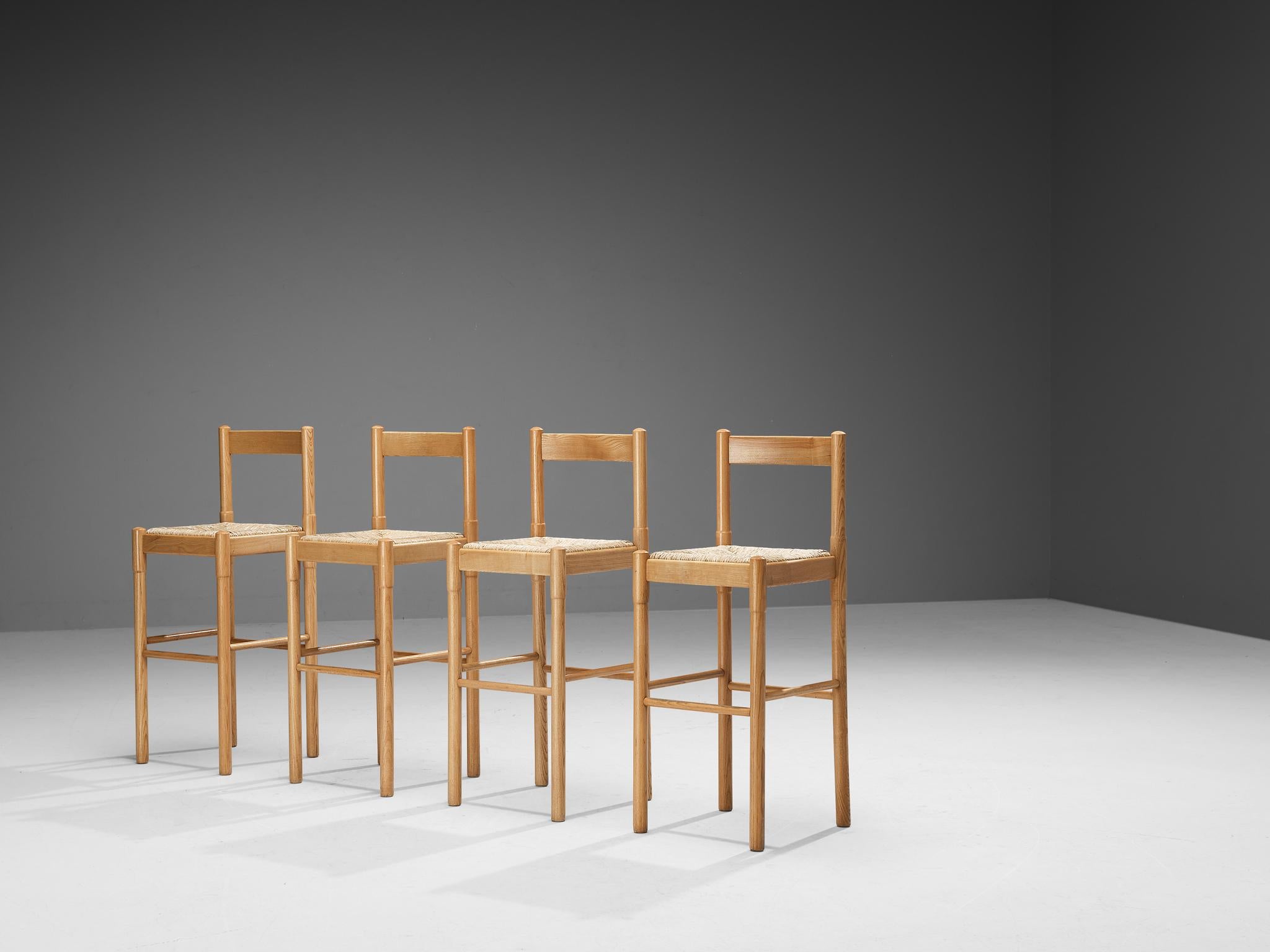 Vico Magistretti, set of four bar stools, straw and ash, Italy, 1960s

Italian set of five barstools by Vico Magistretti. The stools embody a simplistic, modest design. The frame is made of ash and is based on a geometric layout of clear lines and