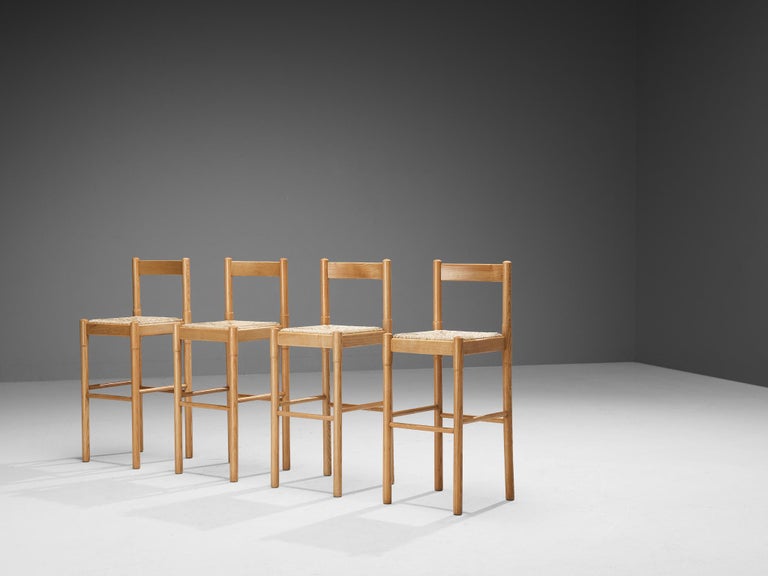 Vico Magistretti, set of four bar stools, straw and ash, Italy, 1960s

Italian set of five barstools by Vico Magistretti. The stools embody a simplistic, modest design. The frame is made of ash and is based on a geometric layout of clear lines and