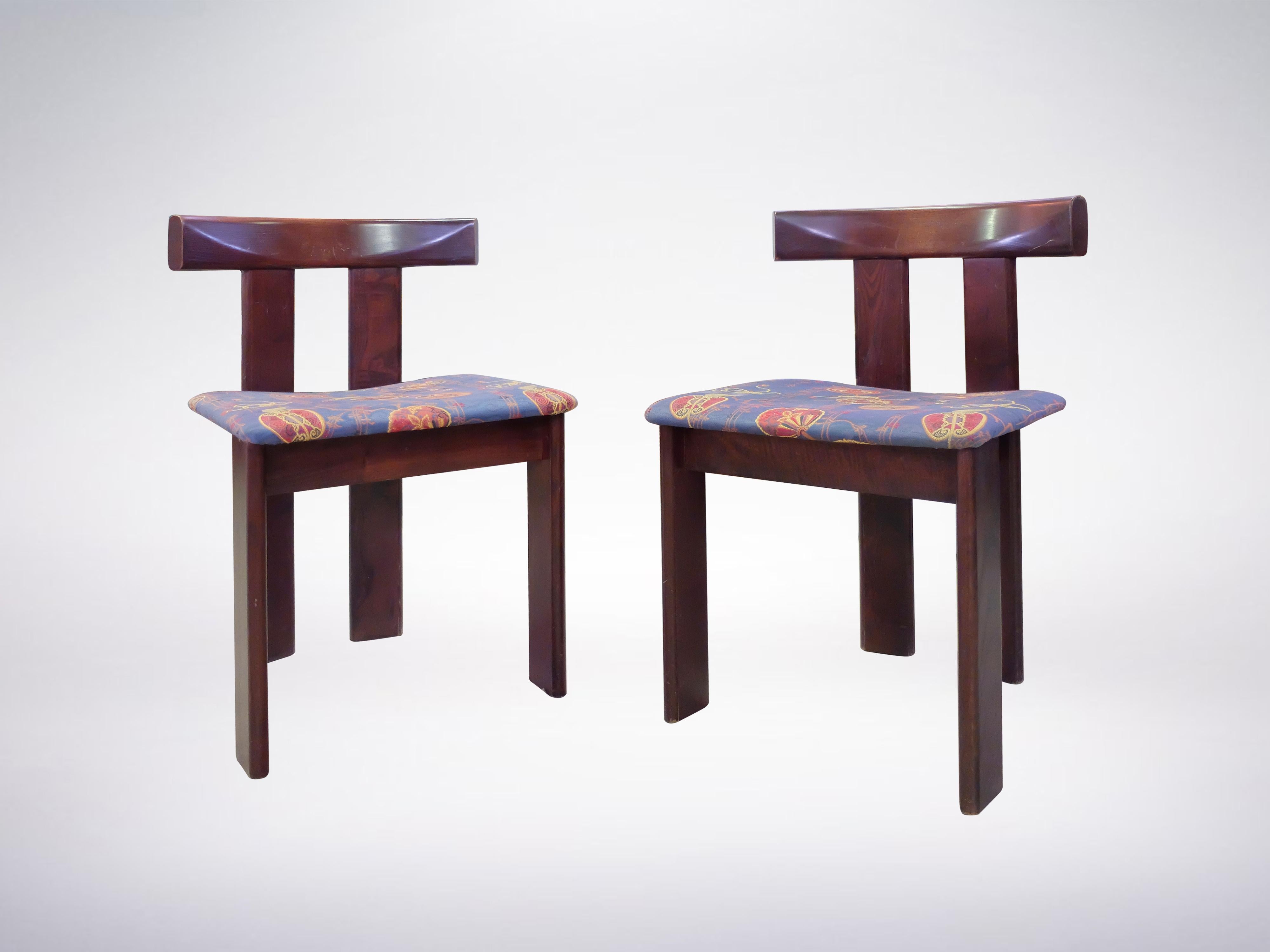 Vico Magistretti
Set of six wooden chairs
1950s



Please note : the 