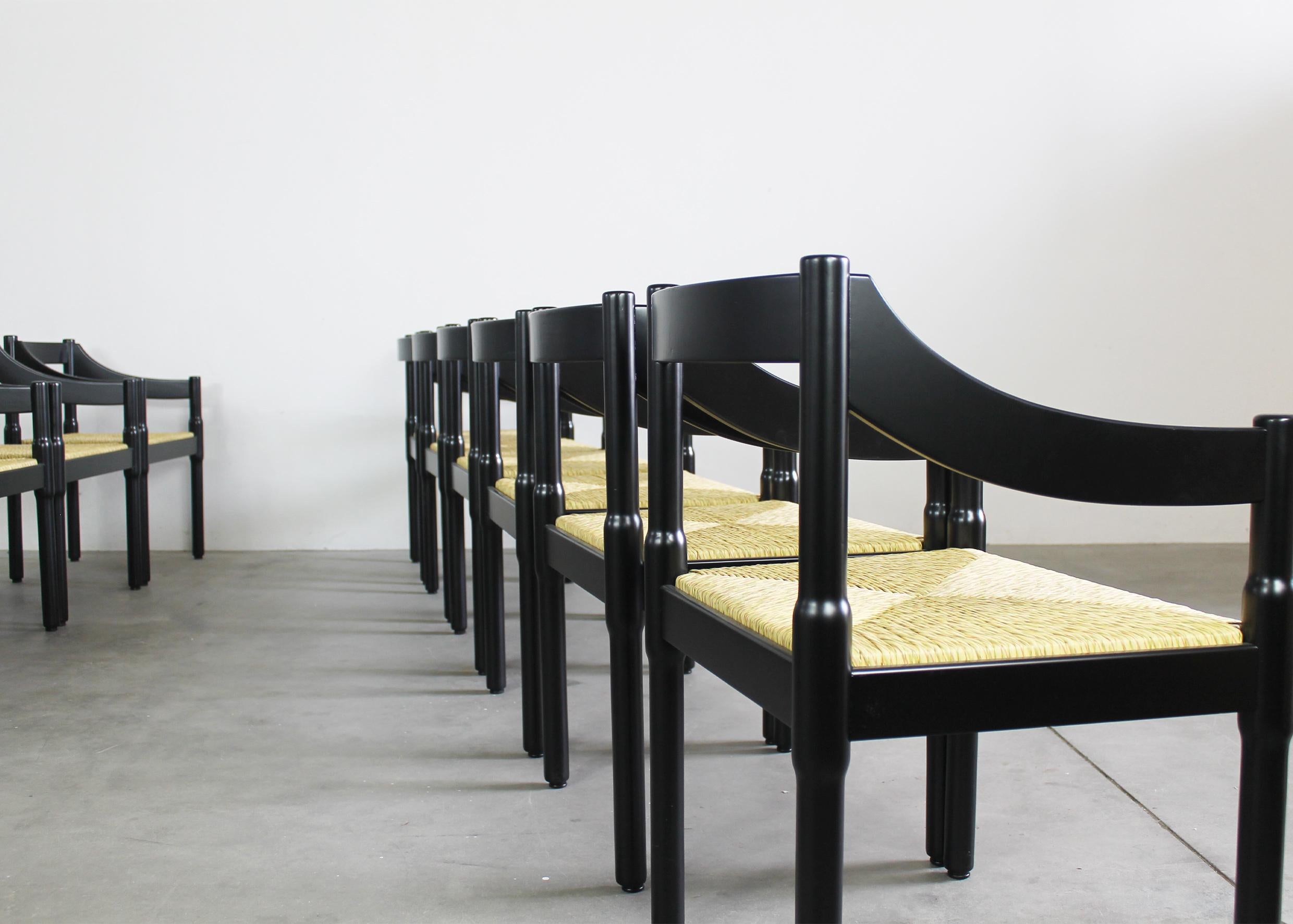 Vico Magistretti Set di dodici sedie nere di Cassina anni '60 in vendita 1