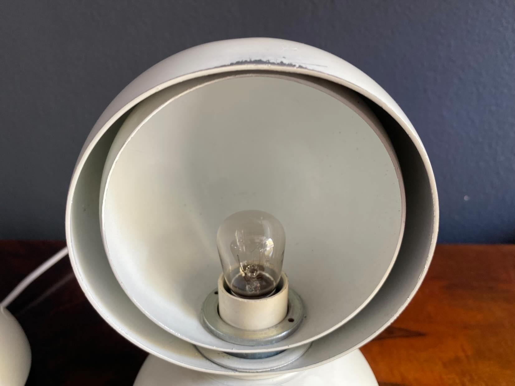 Vico Magistretti juego de dos lámparas Eclisse blancas primera edición para Artemide Aluminio en venta